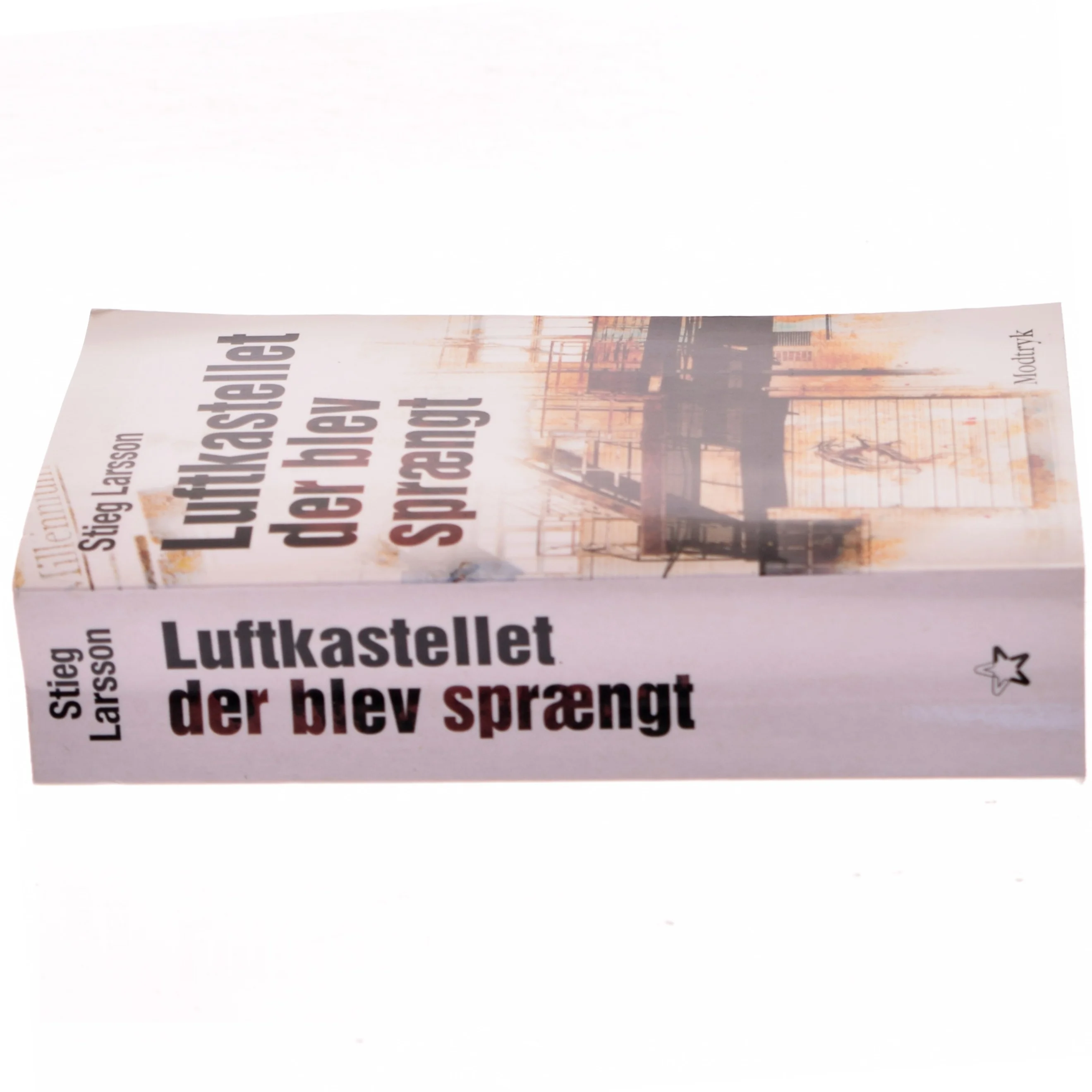 Luftkastellet Der Blev Spraengt (af Stieg Larsson) [Imported] [Paperback] (Danish) (Millennium, 3. Bind) af Stieg Larsson (Bog)
