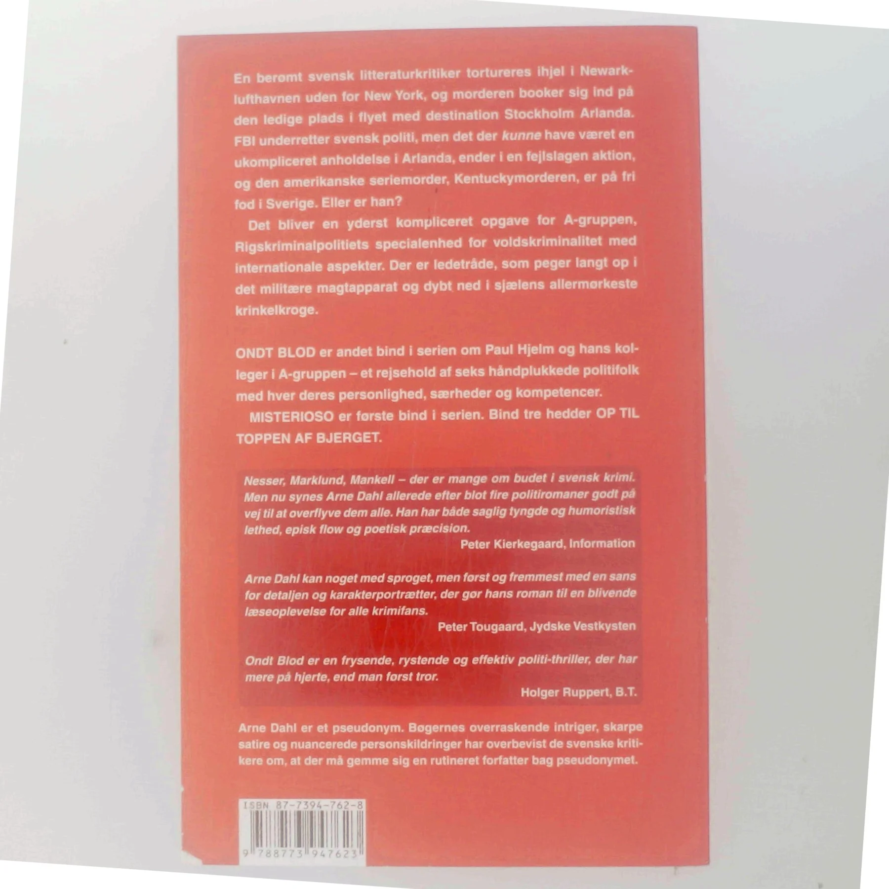 Ondt blod : kriminalroman af Arne Dahl (f. 1963) (Bog)