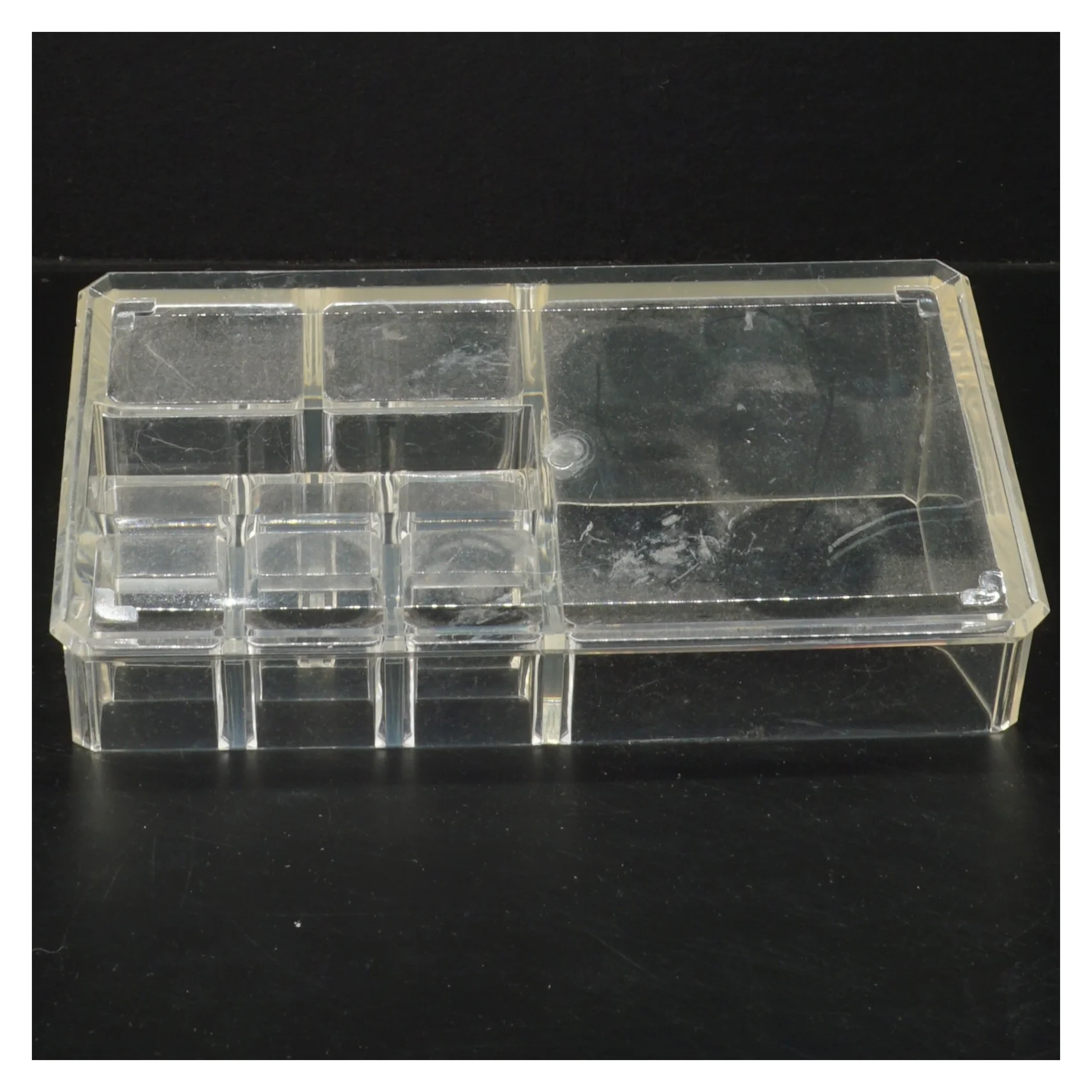 Transparent plast organizer (str. 17,5x7x9,5 cm)