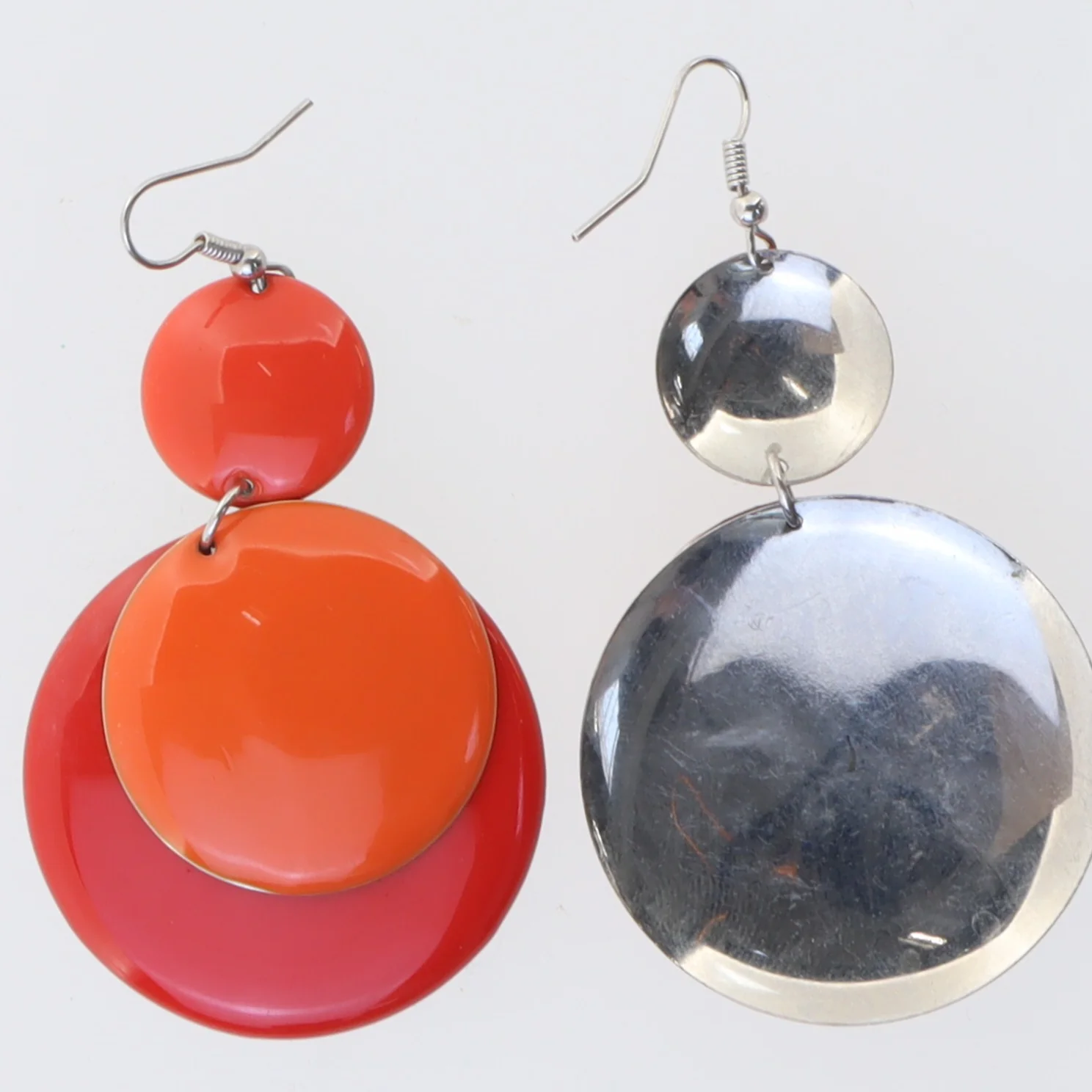 Farverige øreringe (str. 4 cm)