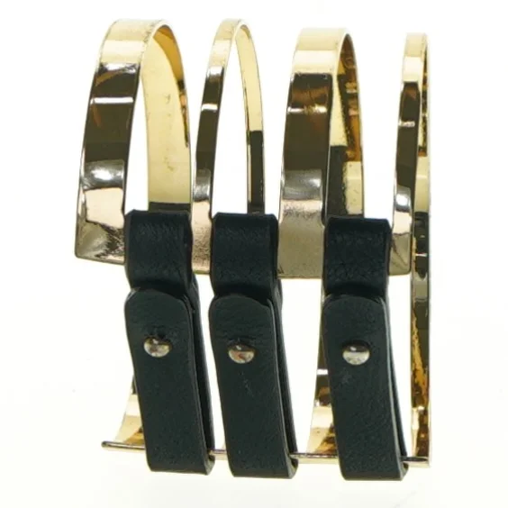 Gyldent armbånd med sort læder (str. Ø6,5 x, 5 cm )