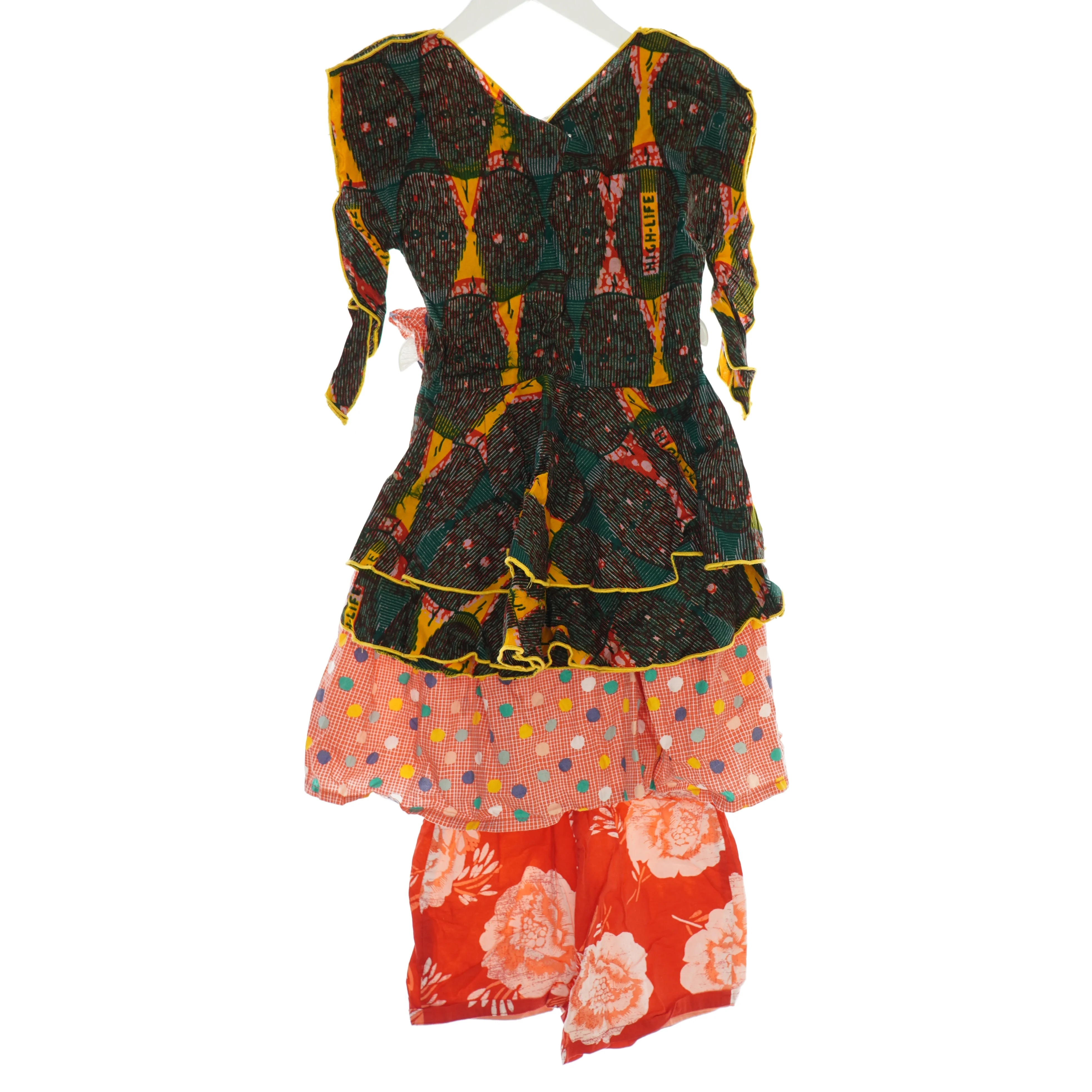 2 kjoler og en buksedragt (Str. 2-3 år)