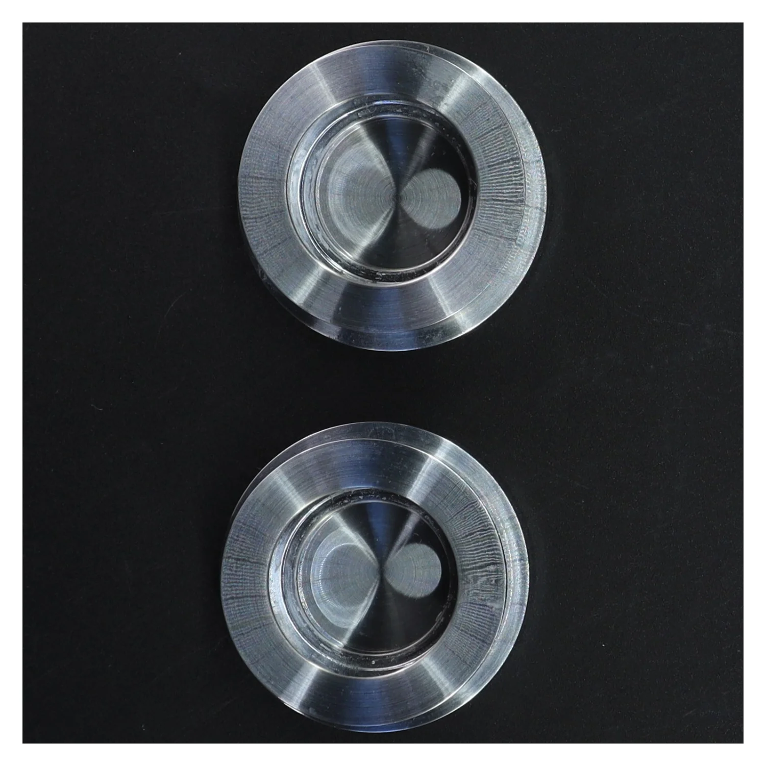 Rustfrit stål lysestager fra Menu (str. Ø. 6,5 cm)