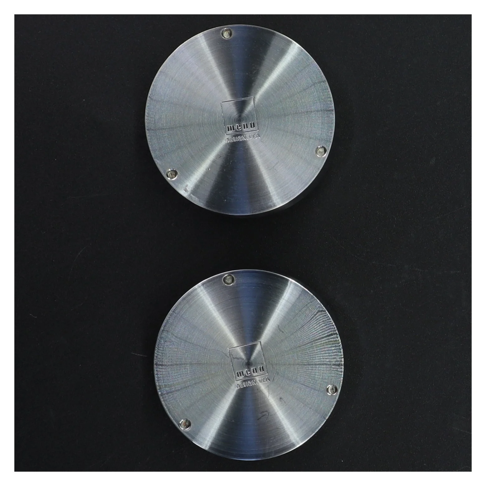 Rustfrit stål lysestager fra Menu (str. Ø. 6,5 cm)