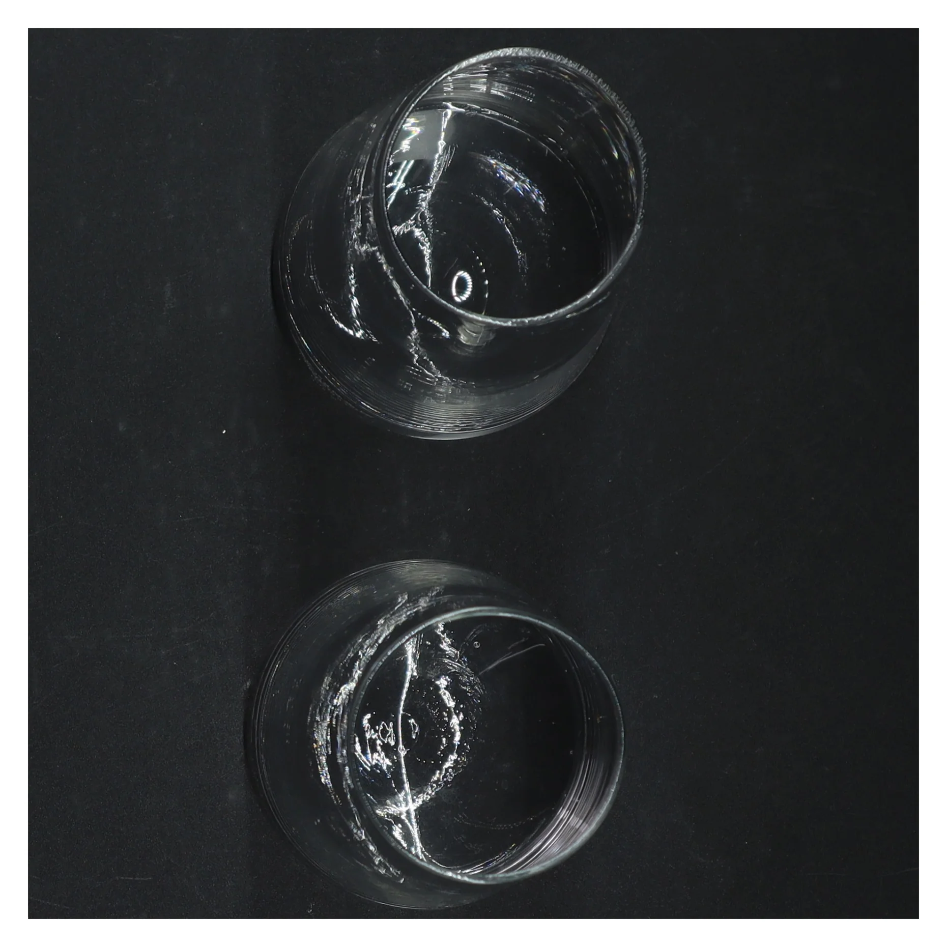 Gennemsigtige glasvaser (str. H. 15 cm. ø. 8 cm)