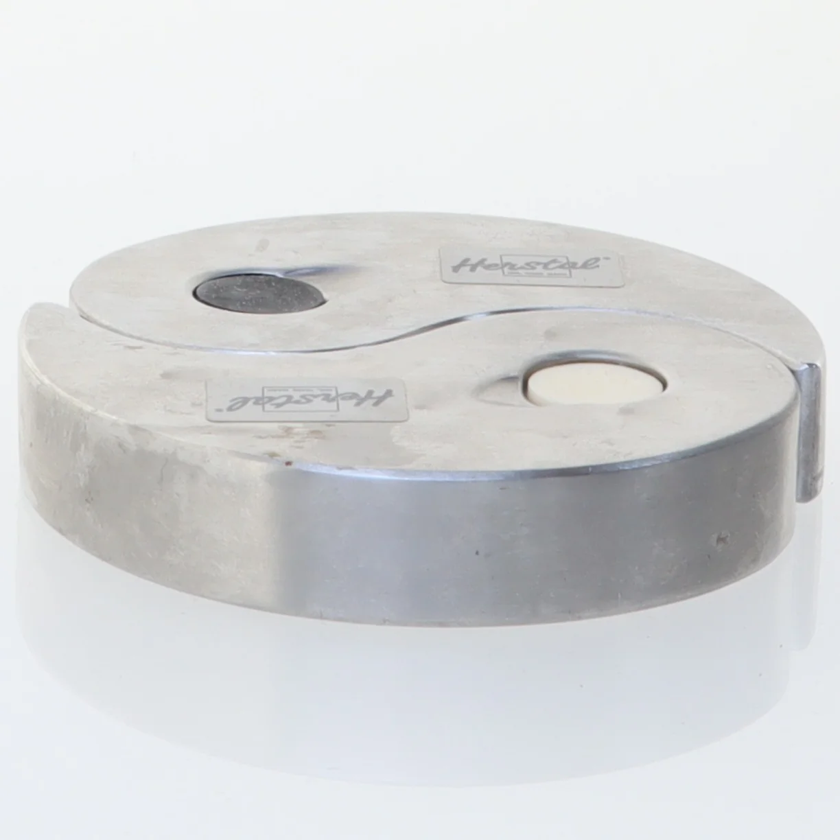 Herstal salt og pebersæt fra Herstal (str. 8 x en og en halv cm)