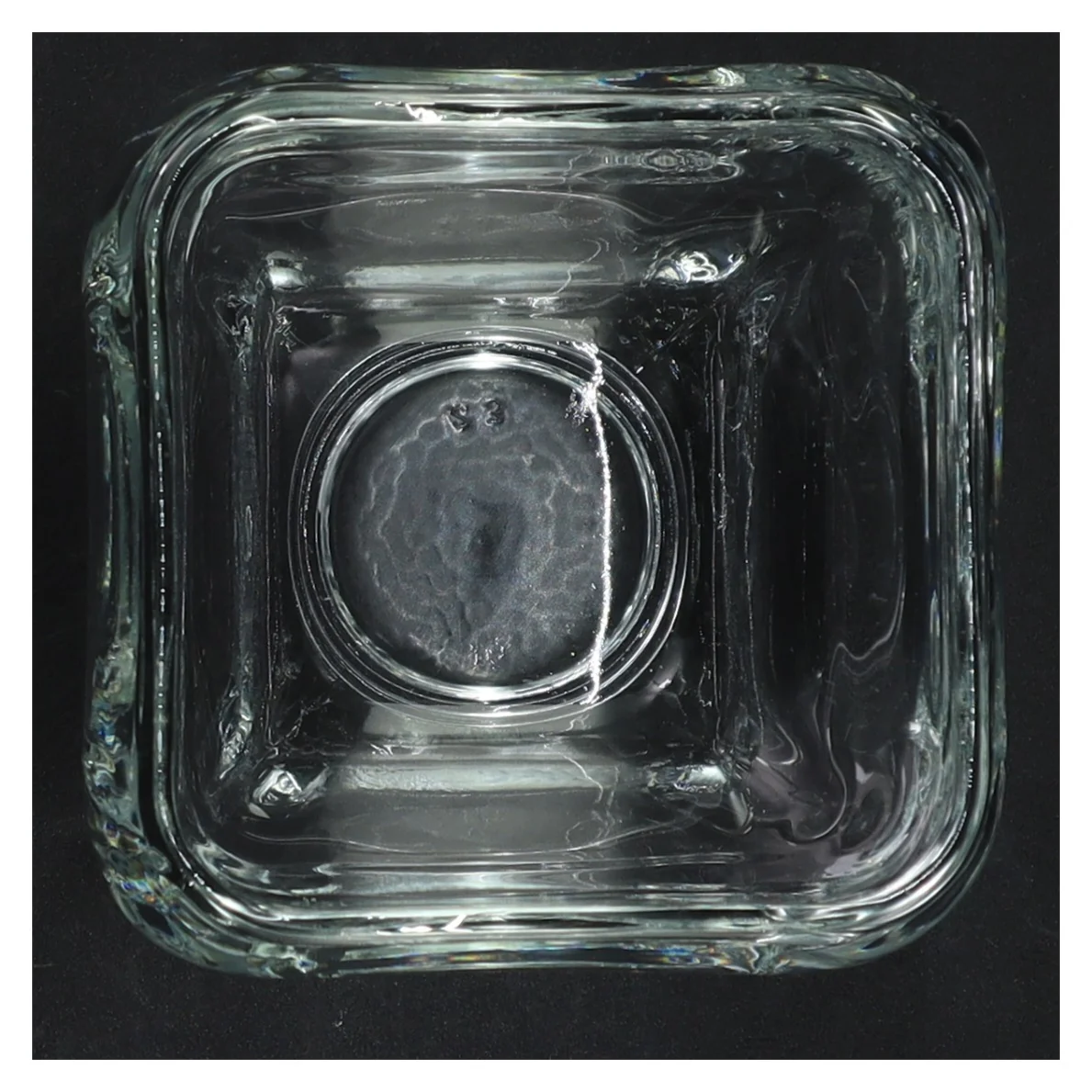 Glasvase (str. H. 9,5 cm. b. 10 cm)