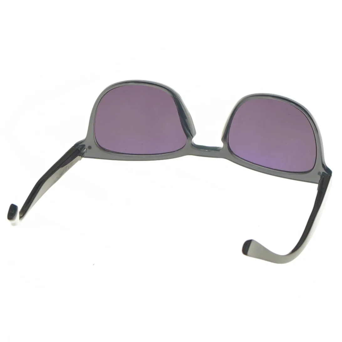 Solbriller med lilla glas fra Readers Copenhagen (str. 14 cm)