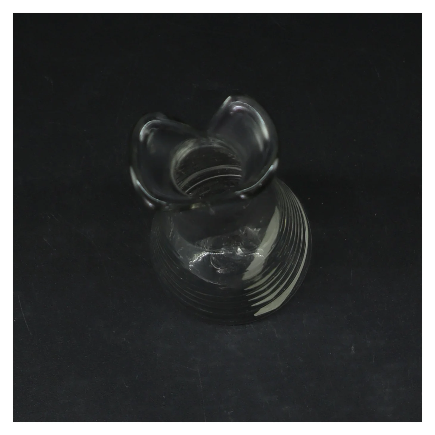 Gennemsigtig glasvase (str. 18 cm)