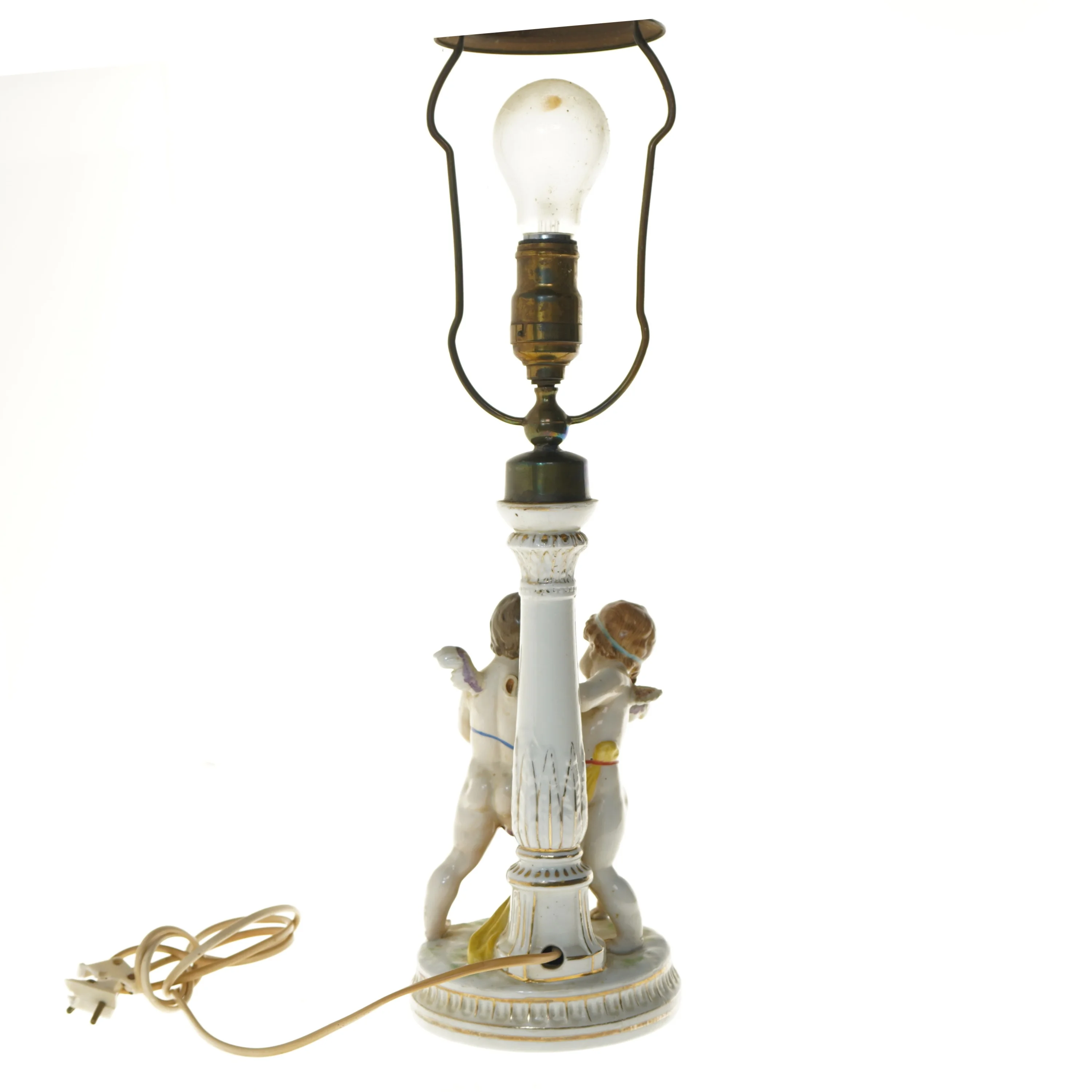 Porcelænsbordlampe med figurer (str. 54 cm)