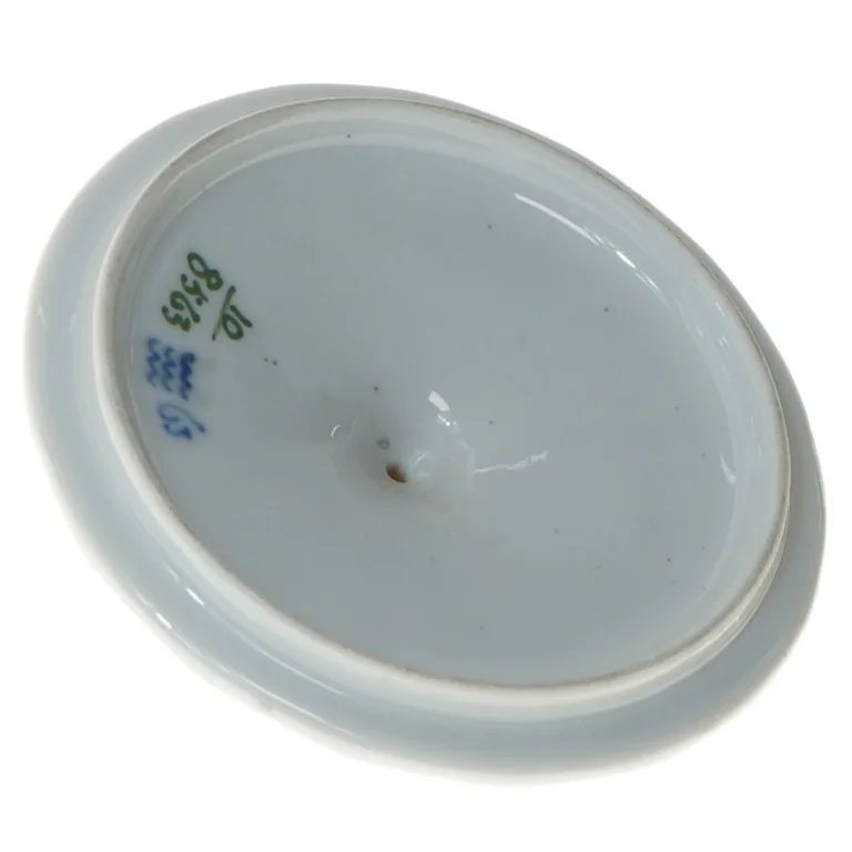 Porcelæns låg med blåt blomstermønster fra Royal Copenhagen (str. 11,5 cm)