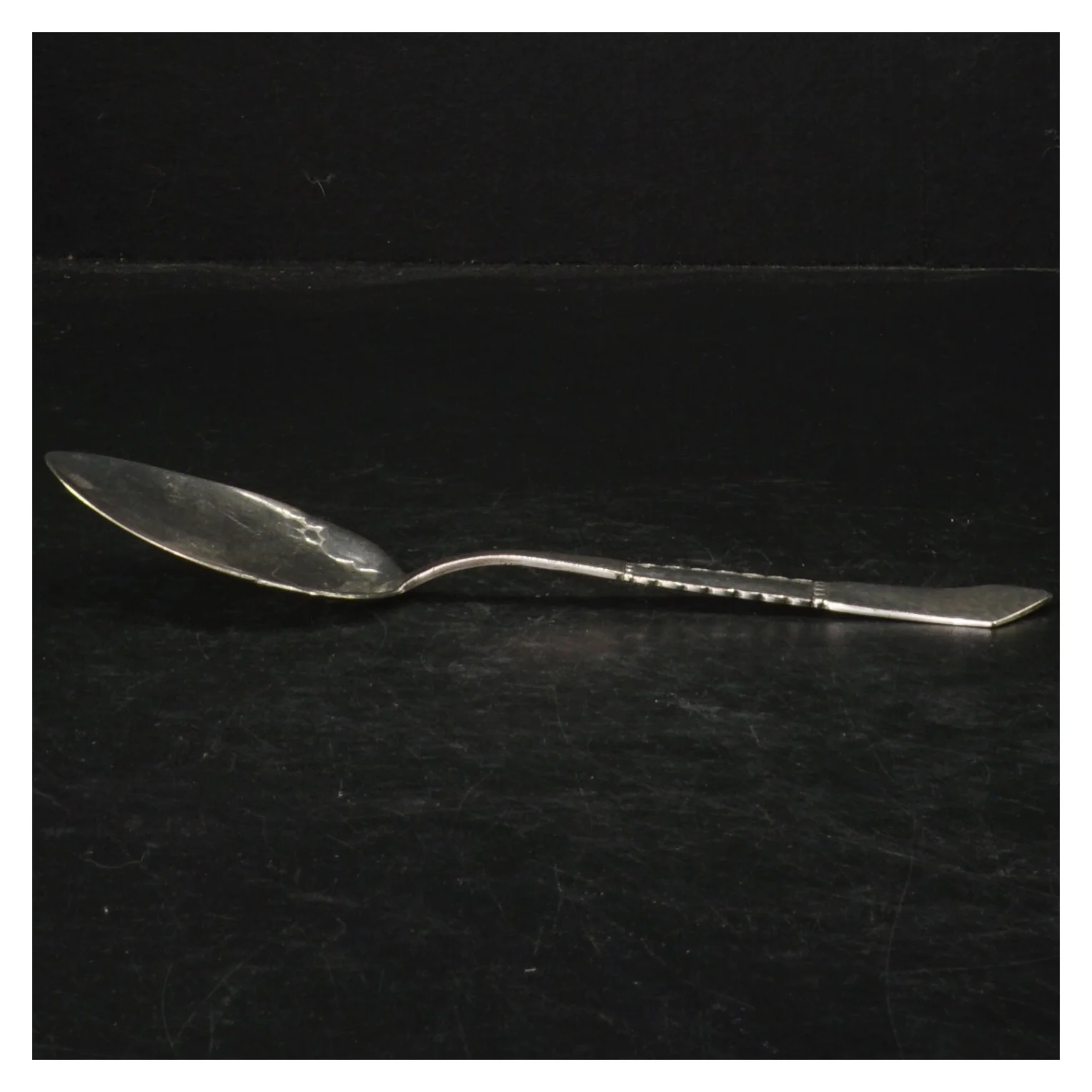 Louise Kagespade (str. 19,5 cm)