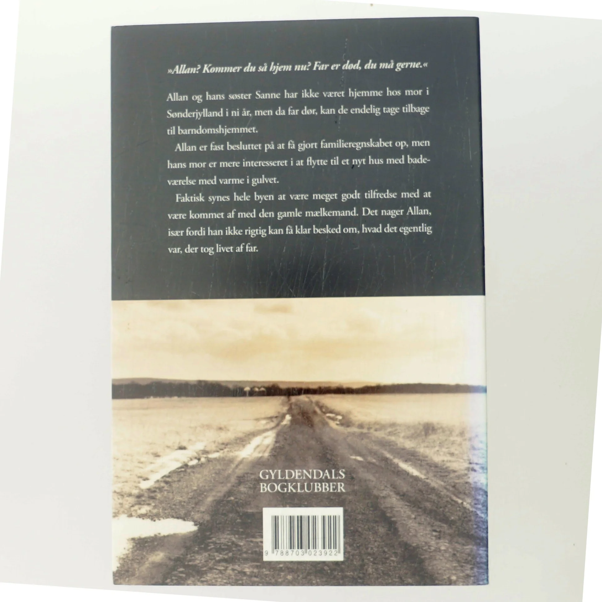 Med venlig deltagelse : roman af Erling Jepsen (f. 1956) (Bog)