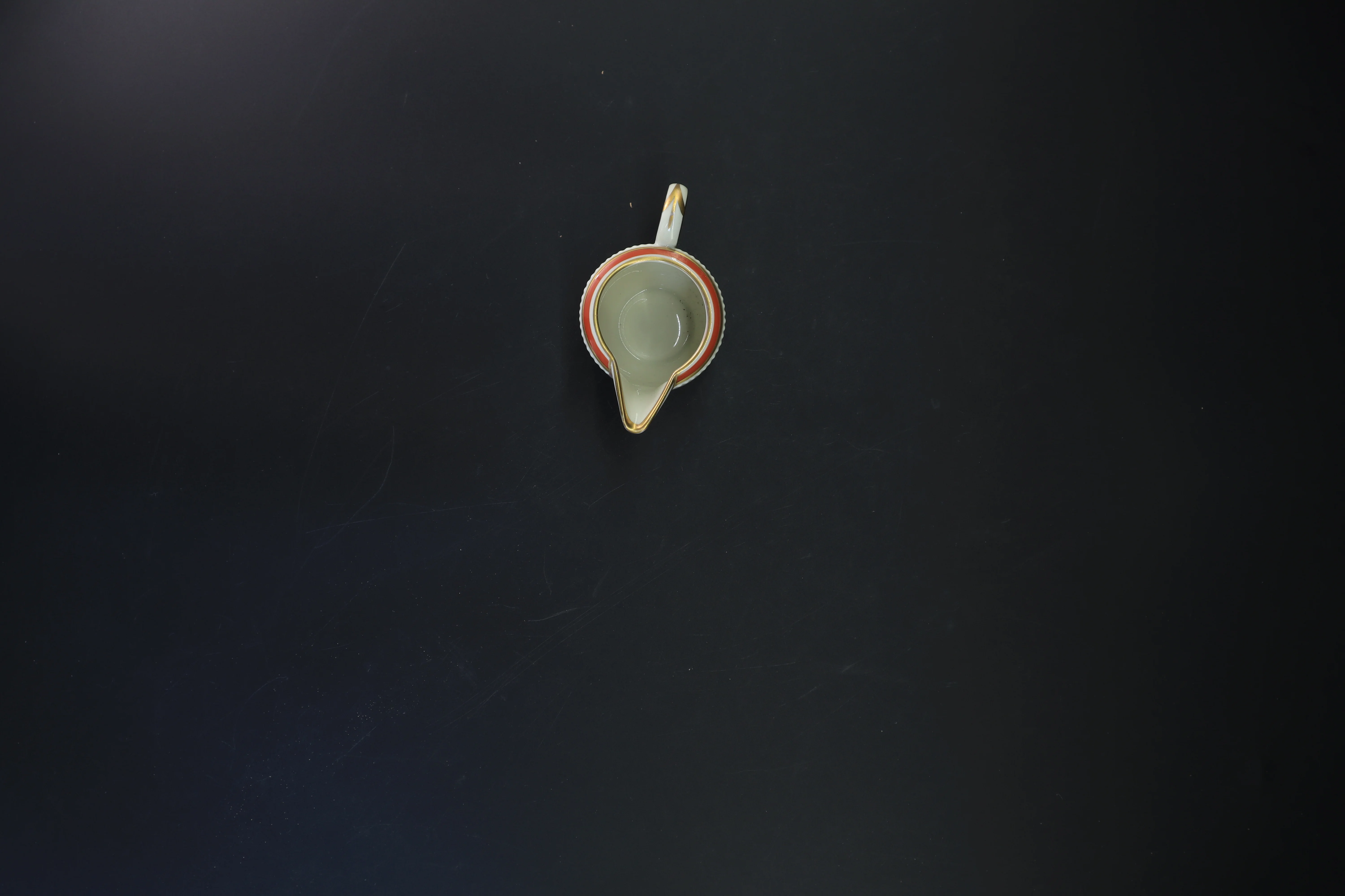 Flødekande med guldkanter (str. 7 cm)