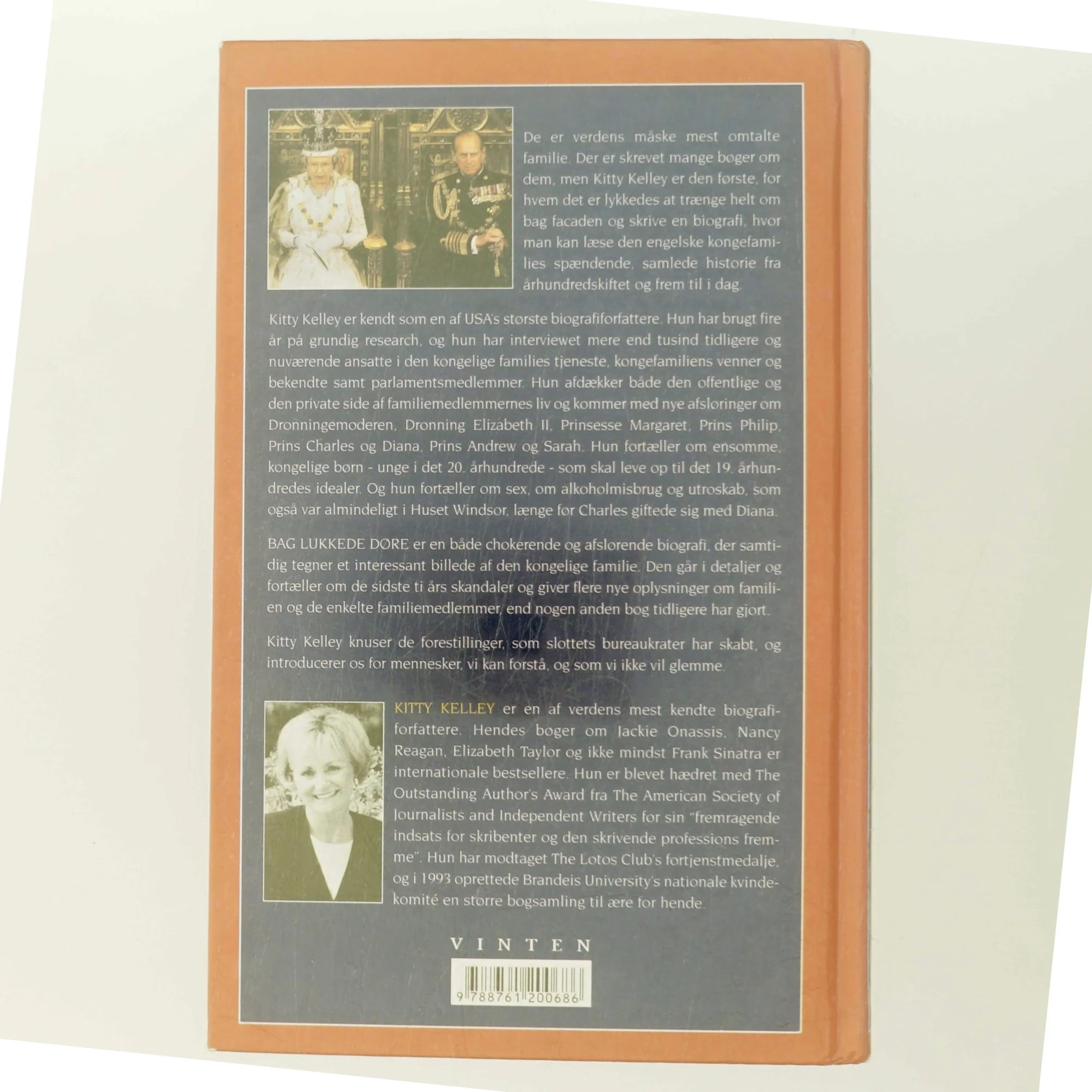 Bag lukkede døre : den fulde sandhed om den engelske kongefamilie af Kitty Kelley (Bog)