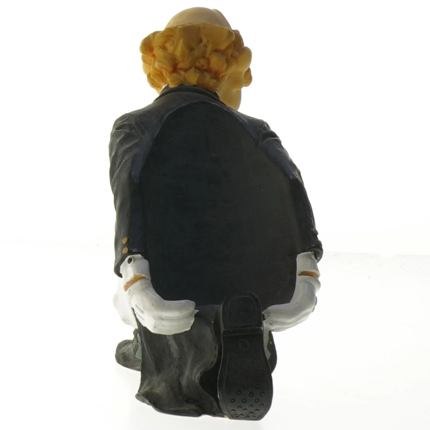 Figur af en mand i smoking (str. 18 cm)