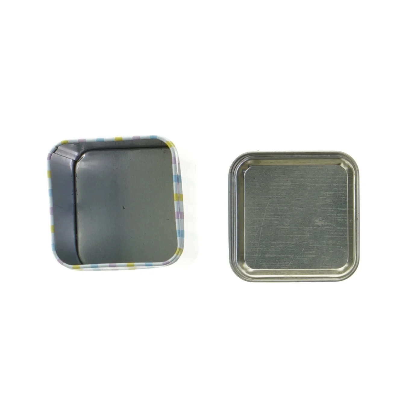 Mønstret metalbeholder (str. 8,5x6 cm)