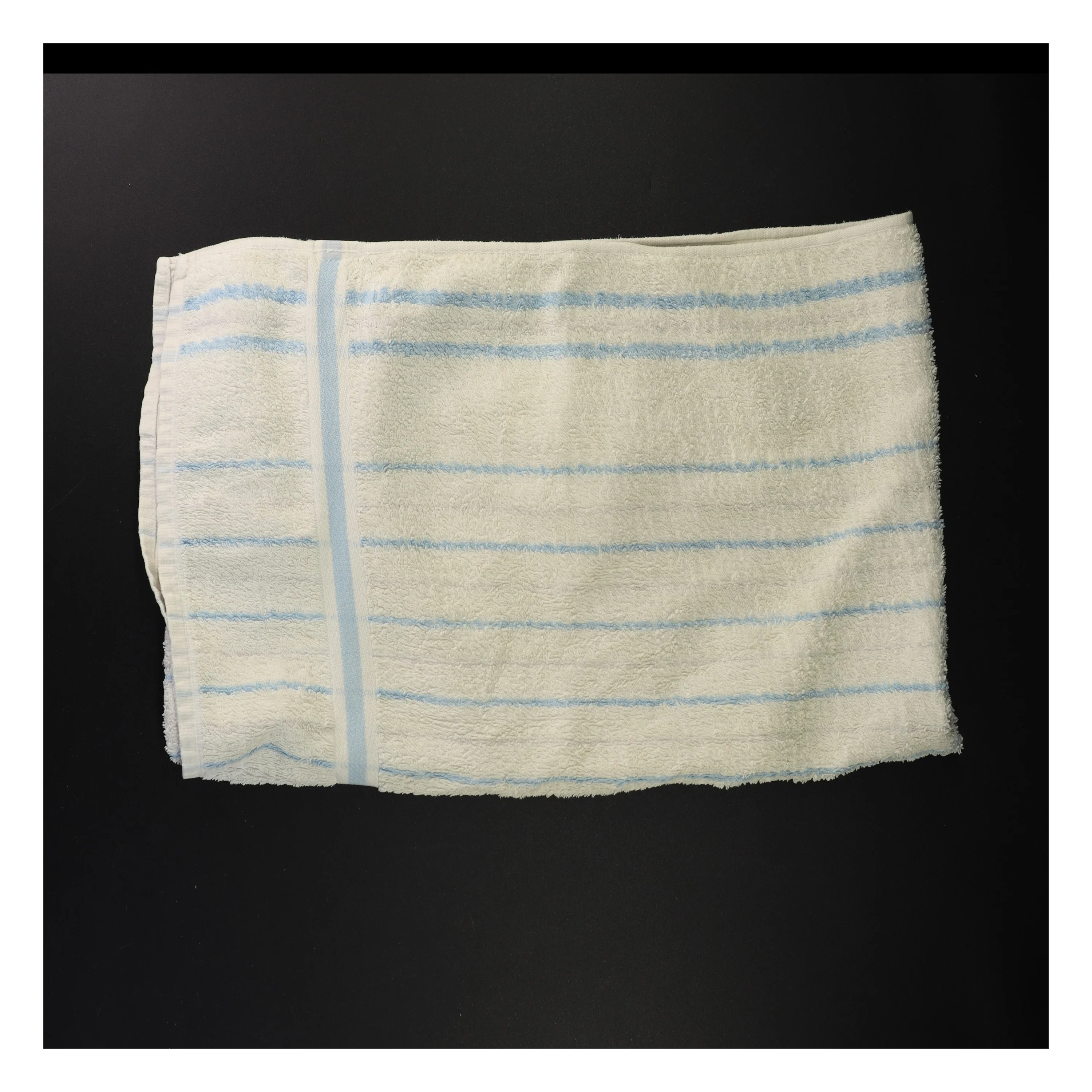 Håndklæde med blå striber (str. 90 x 49 cm)