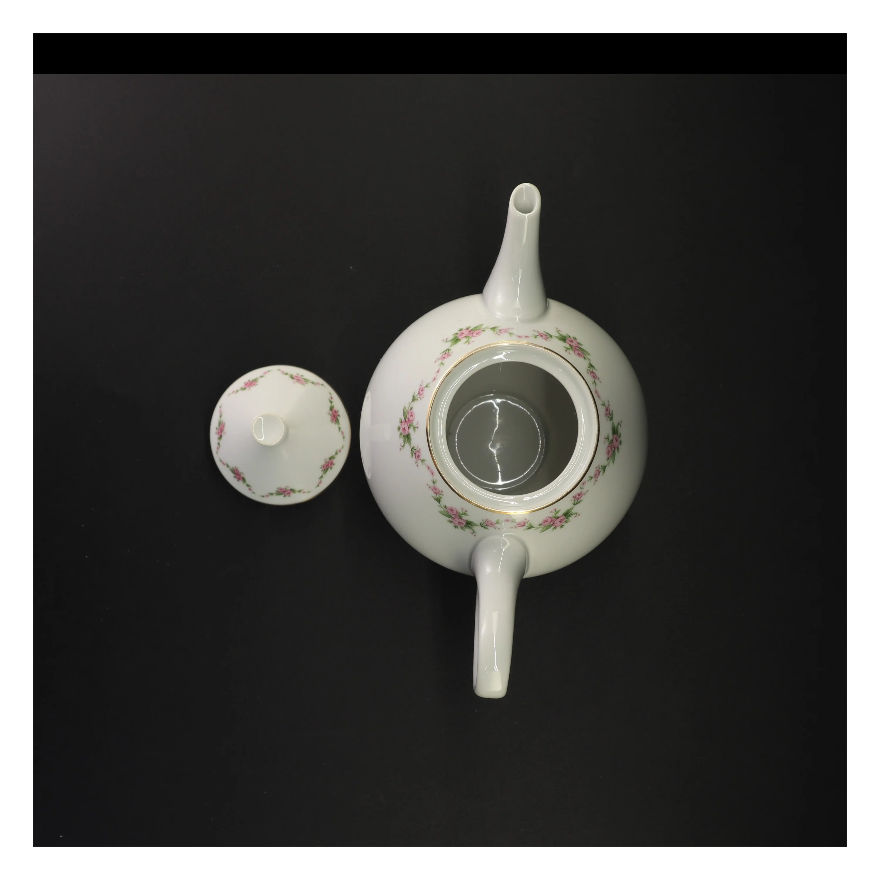 Porcelæn tekande med blomstermotiv fra Benedikte (str. 26 x 14 cm)