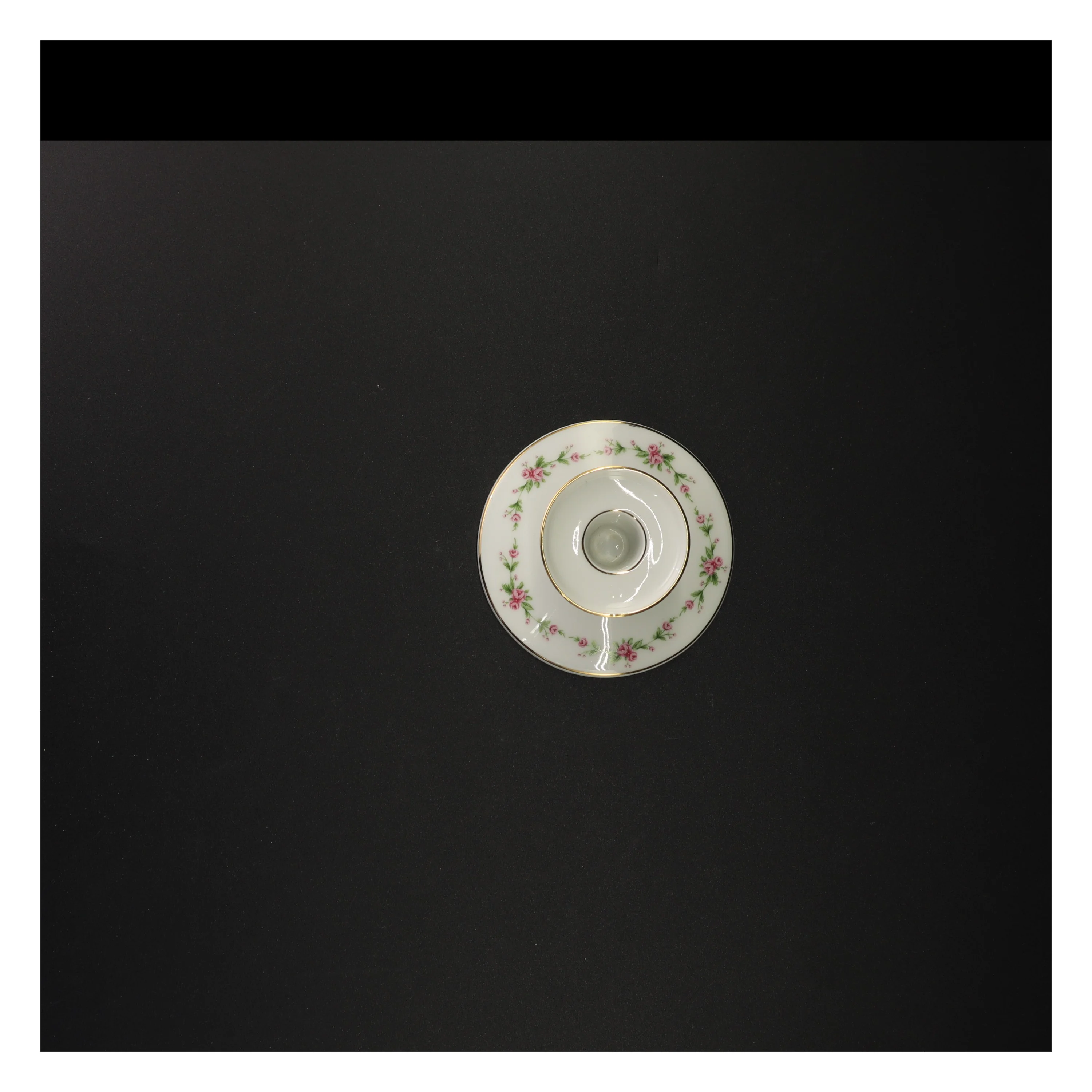 Porcelænslysestage fra Benedikte (str. 6 x 11 cm)