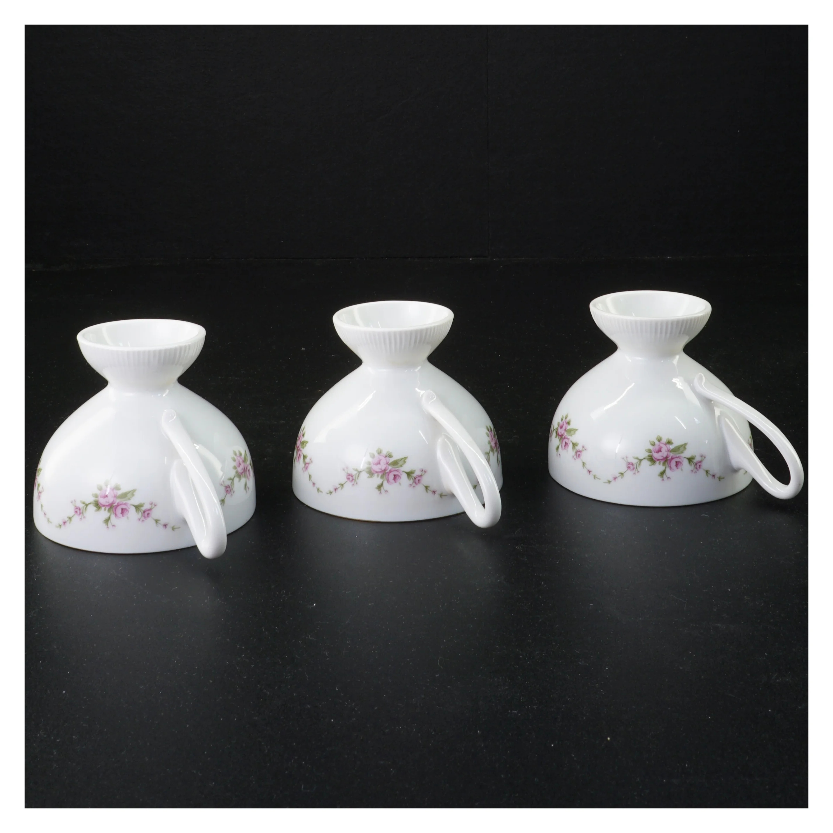 Porcelænskopper med blomstermotiv fra Benedikte (str. 7 x 10 cm)