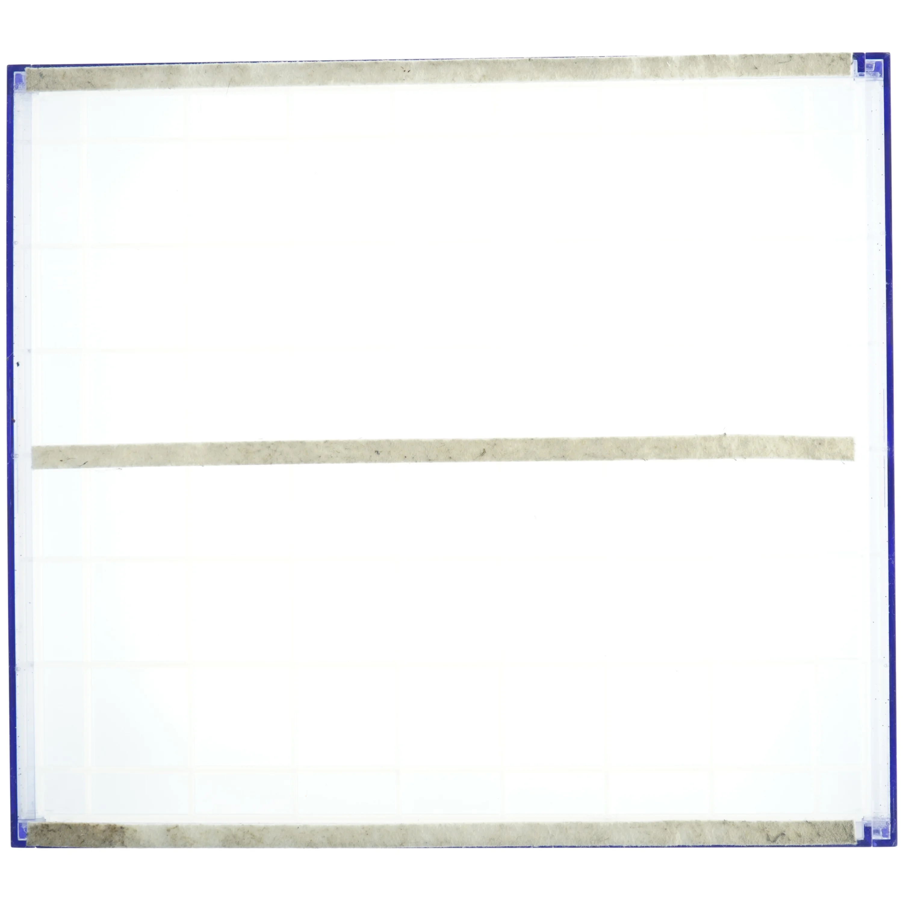 Gennemsigtig opbevaringskasse (str. H treogtredve cm 33 x 37 cm)