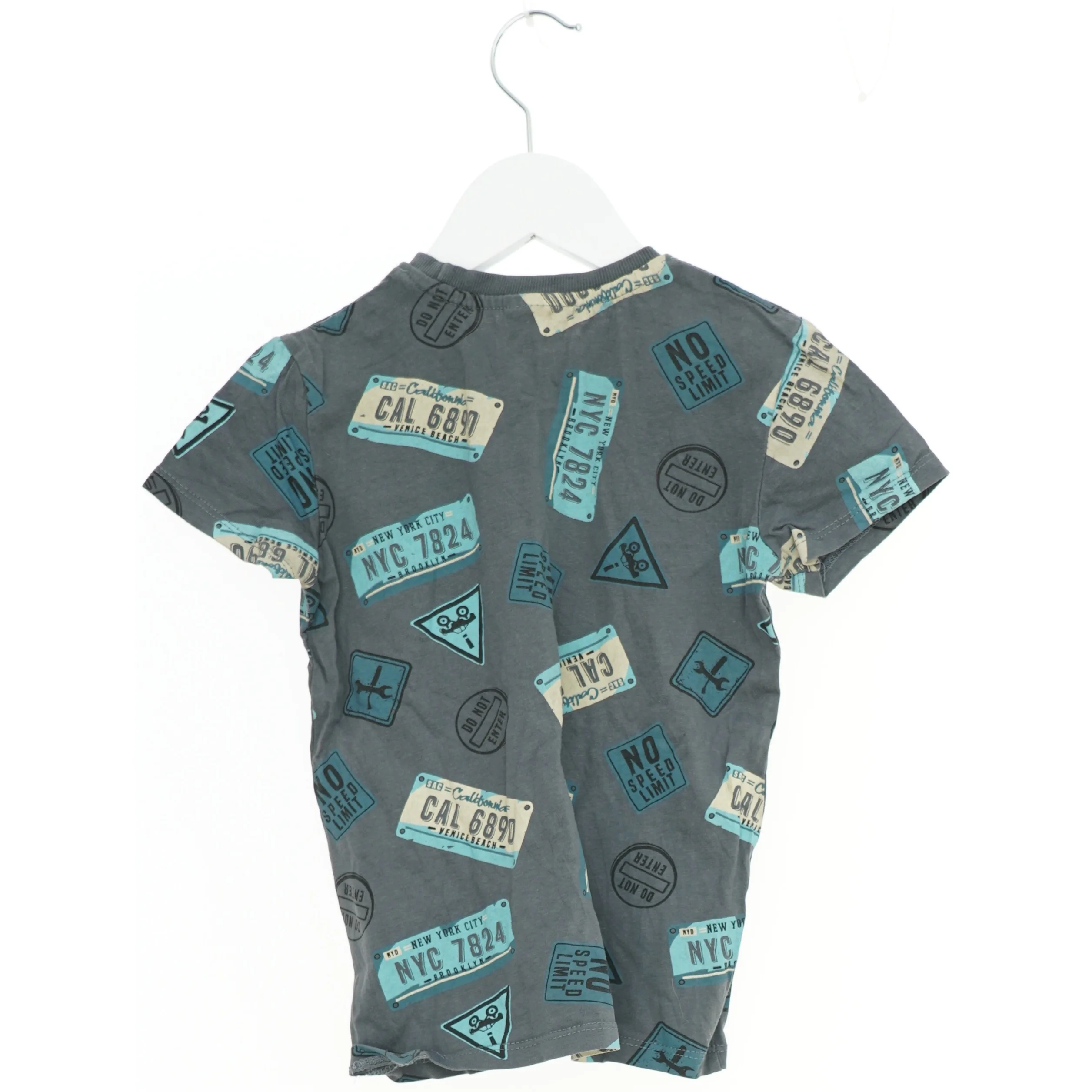 T-shirt med nummerplader fra Little Kids (str. 116)