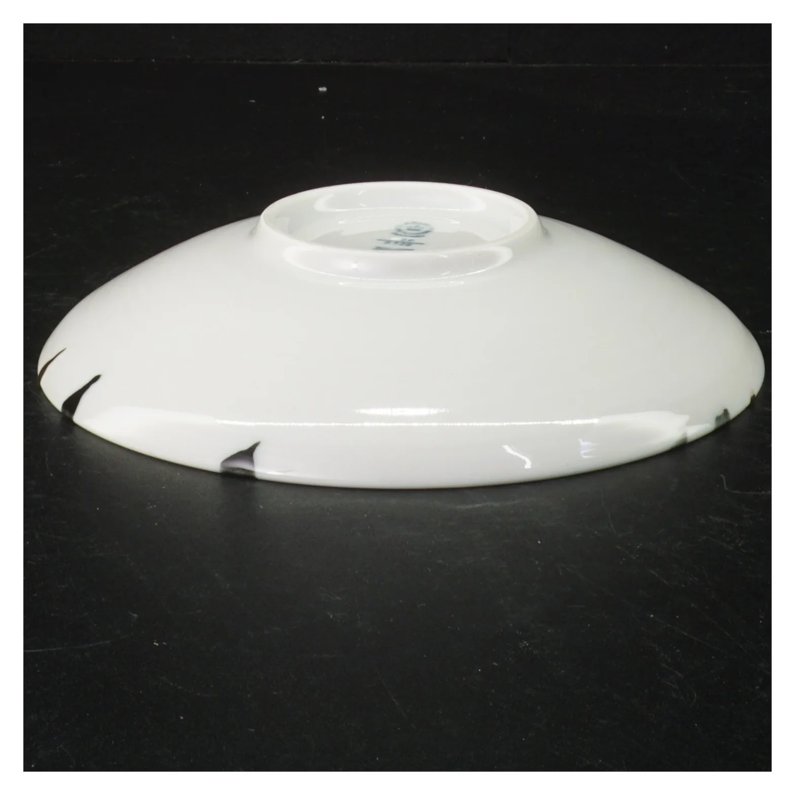 Porcelænstallerken med kantmønster fra Royal Copenhagen (str. 17,5 cm)