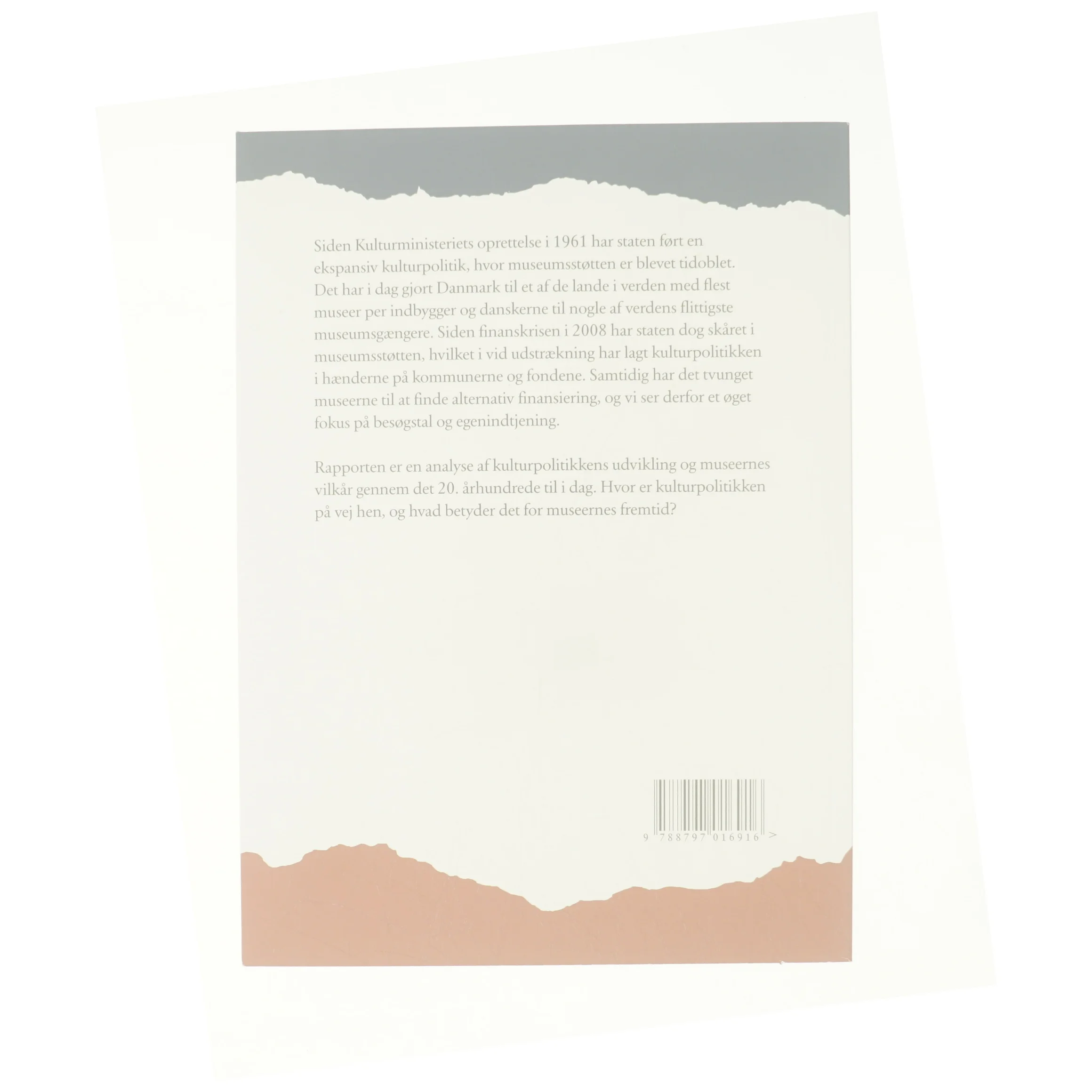 Museumslandskabet : kulturpolitikkens udvikling og museernes vilkår af Lasse Marker (f. 1986) (Bog)