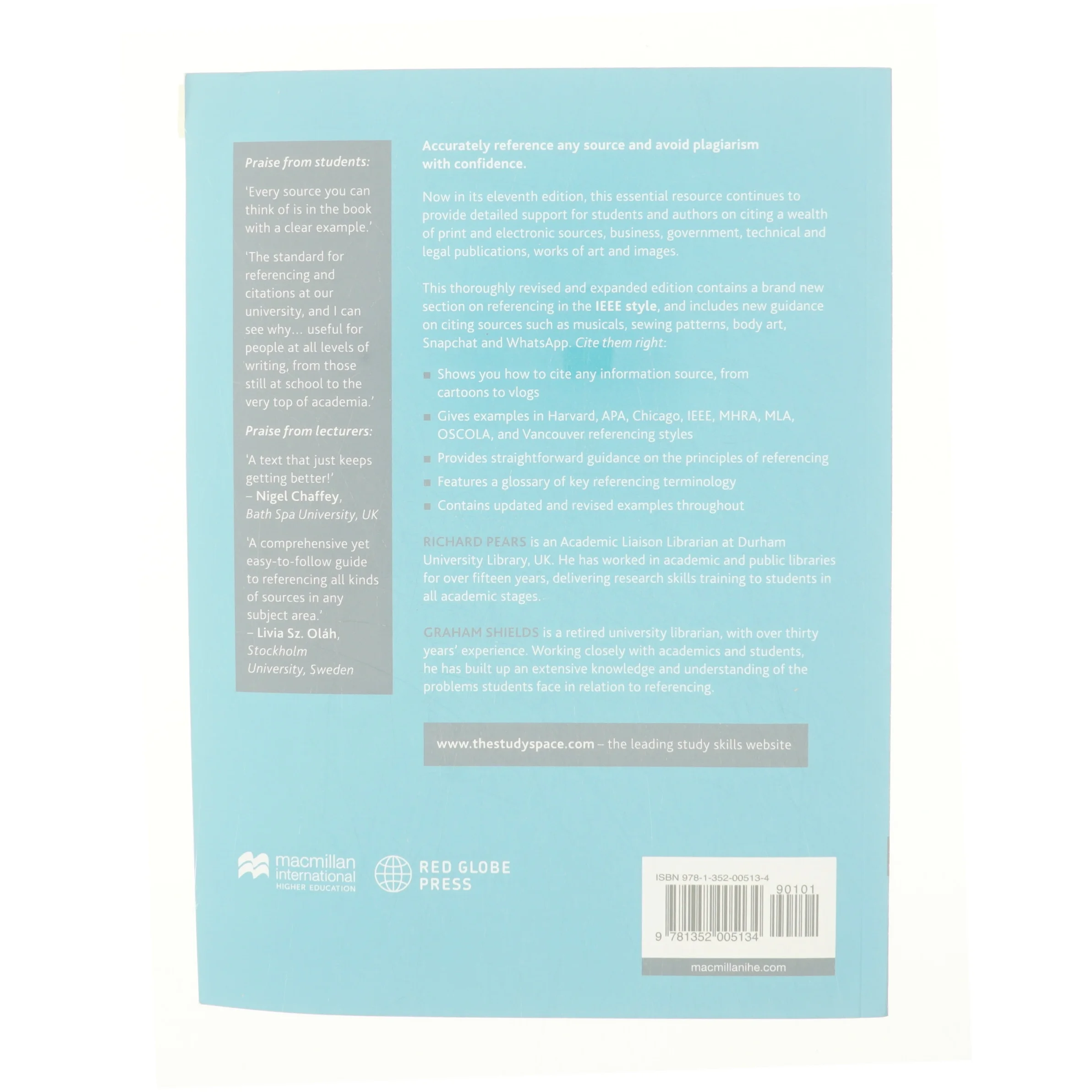 Cite them right : the essential referencing guide af Graham J. Shields (Bog)