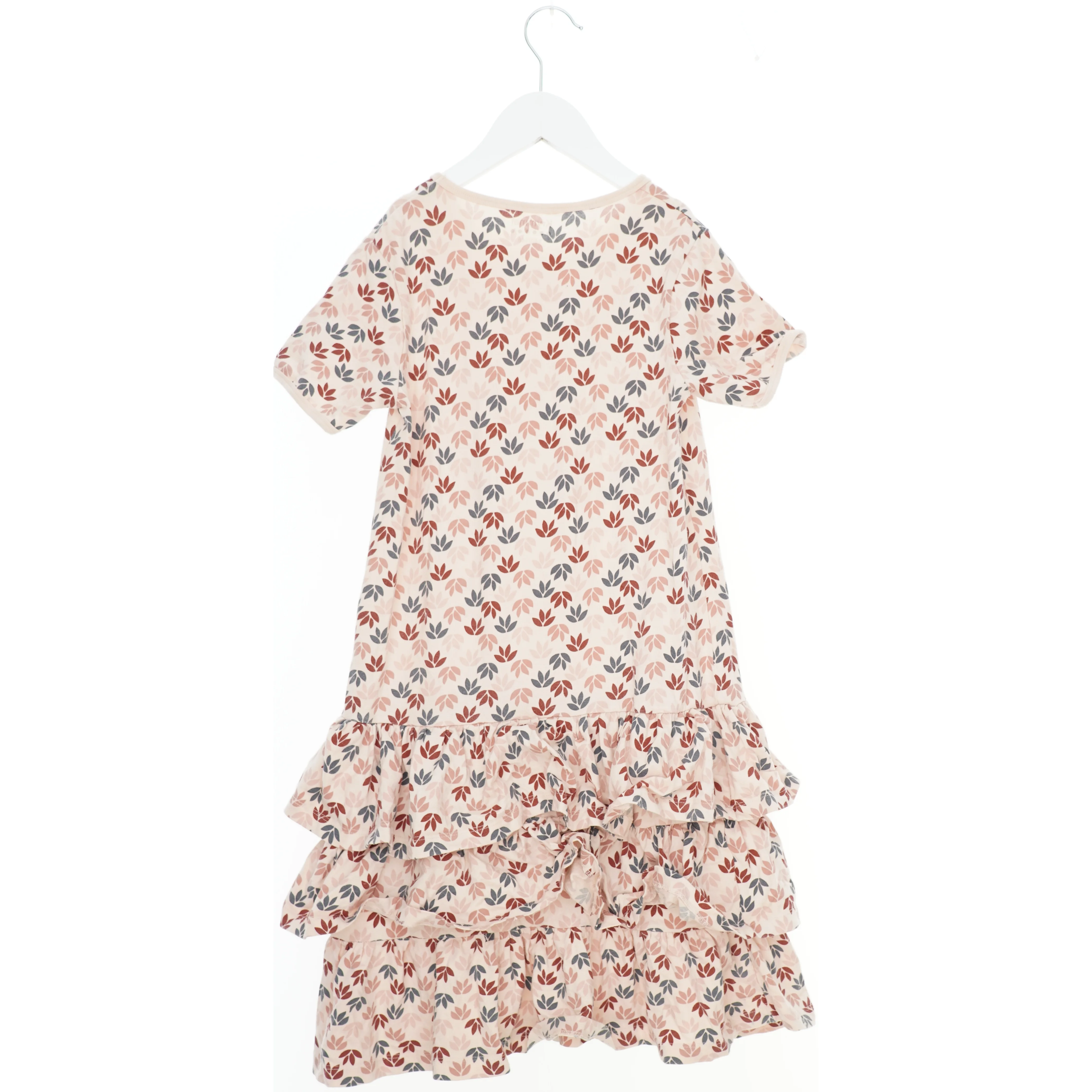 Blomstret kjole med flæser fra Krymmel (str. 146)