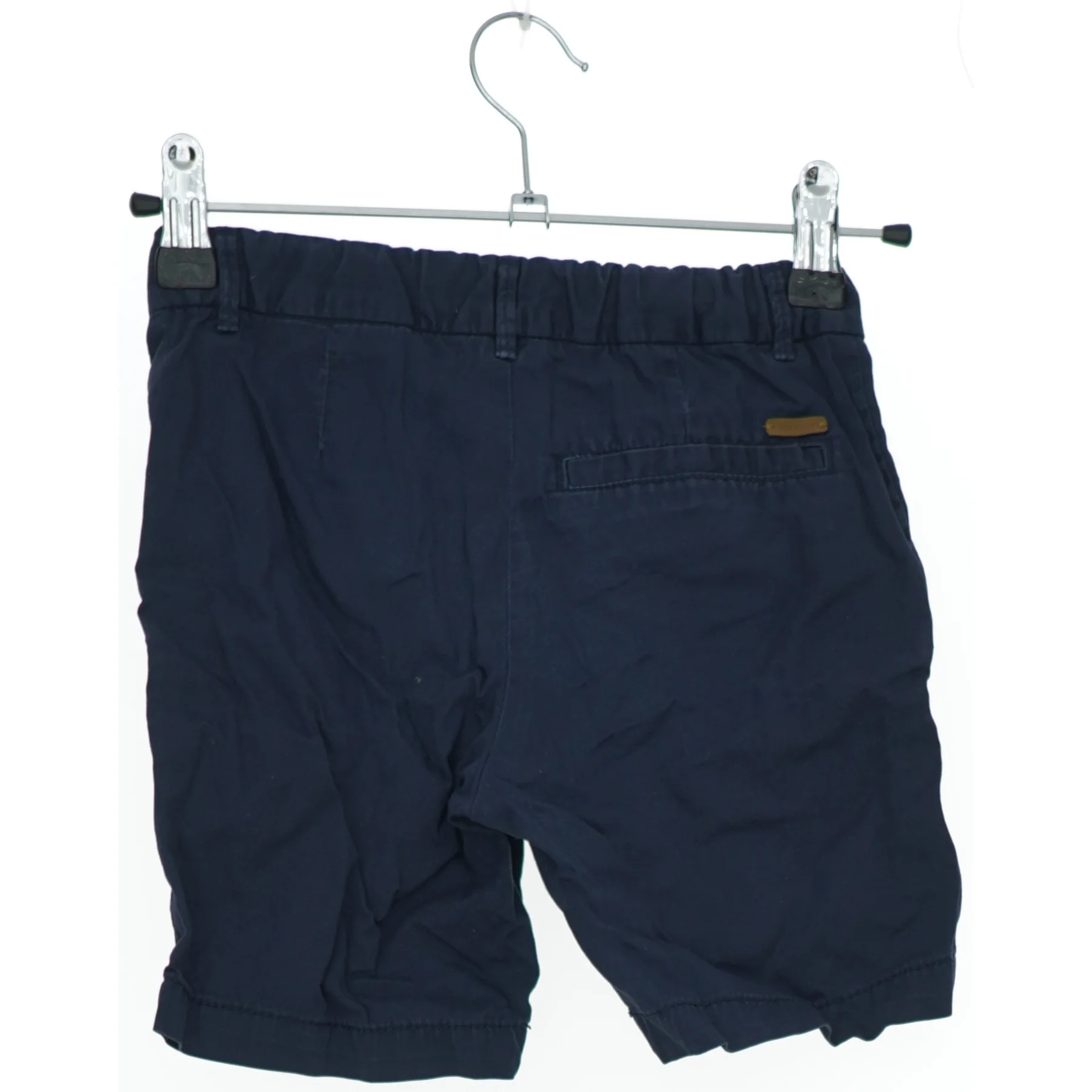 Mørkeblå shorts fra Logg (str. 104)