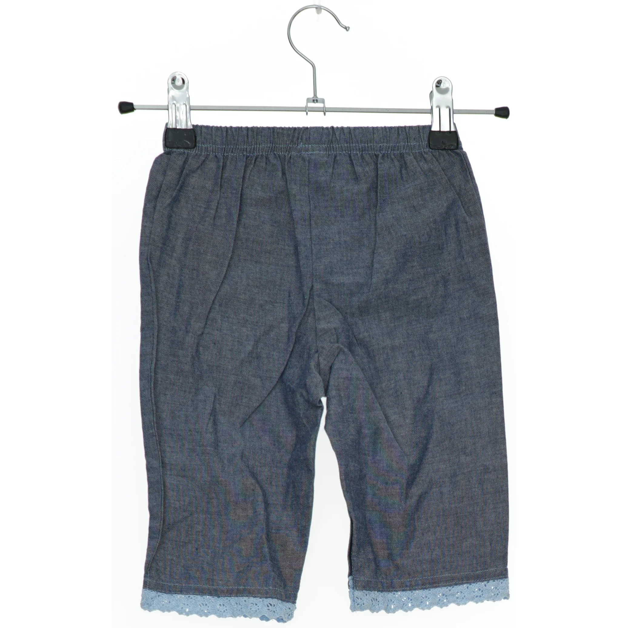 Babybukser med blonder og applikationer fra V-baby (str. 80)