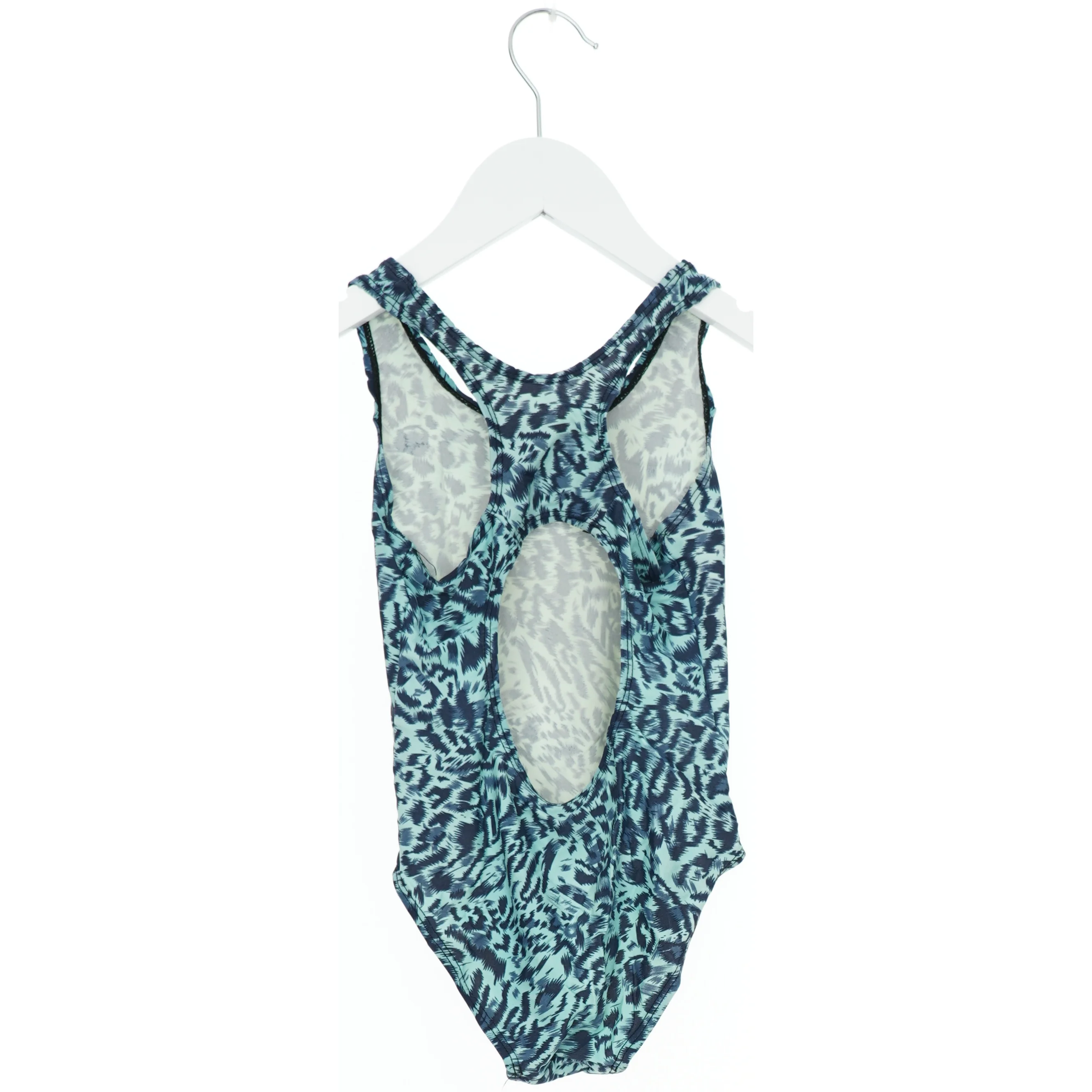 Badedragt med leopardmønster fra ZigZag (str. 110)