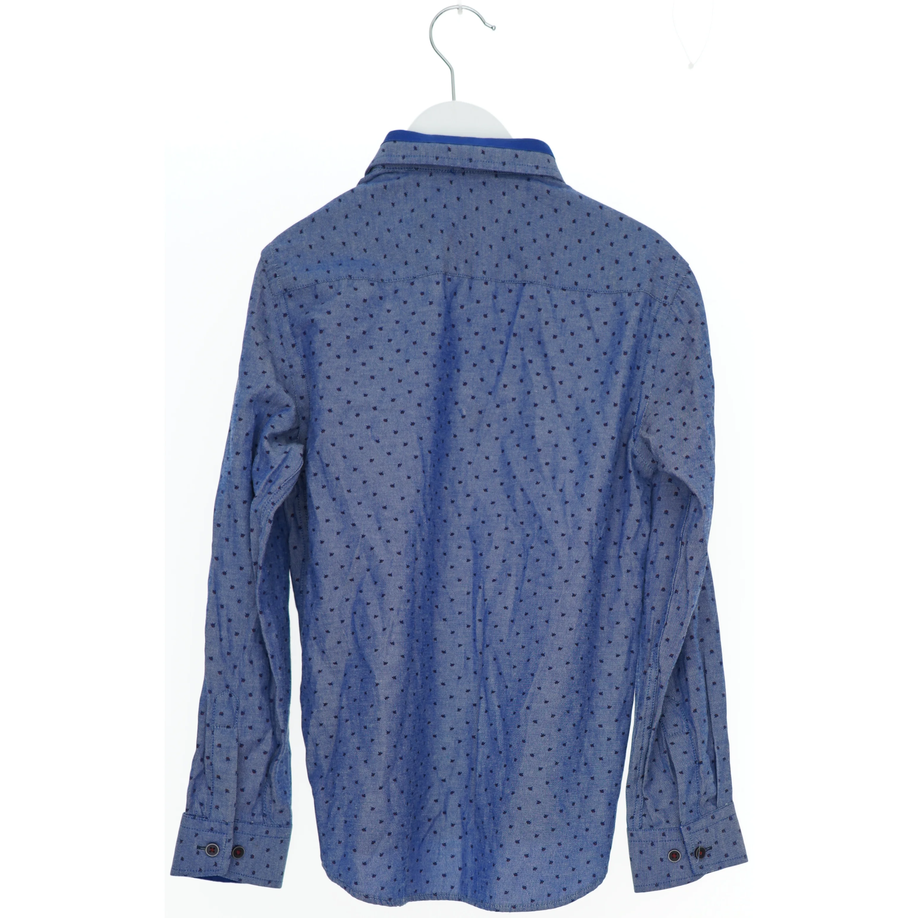 Langærmet skjorte med mønster fra Rough Justice (str. 140)