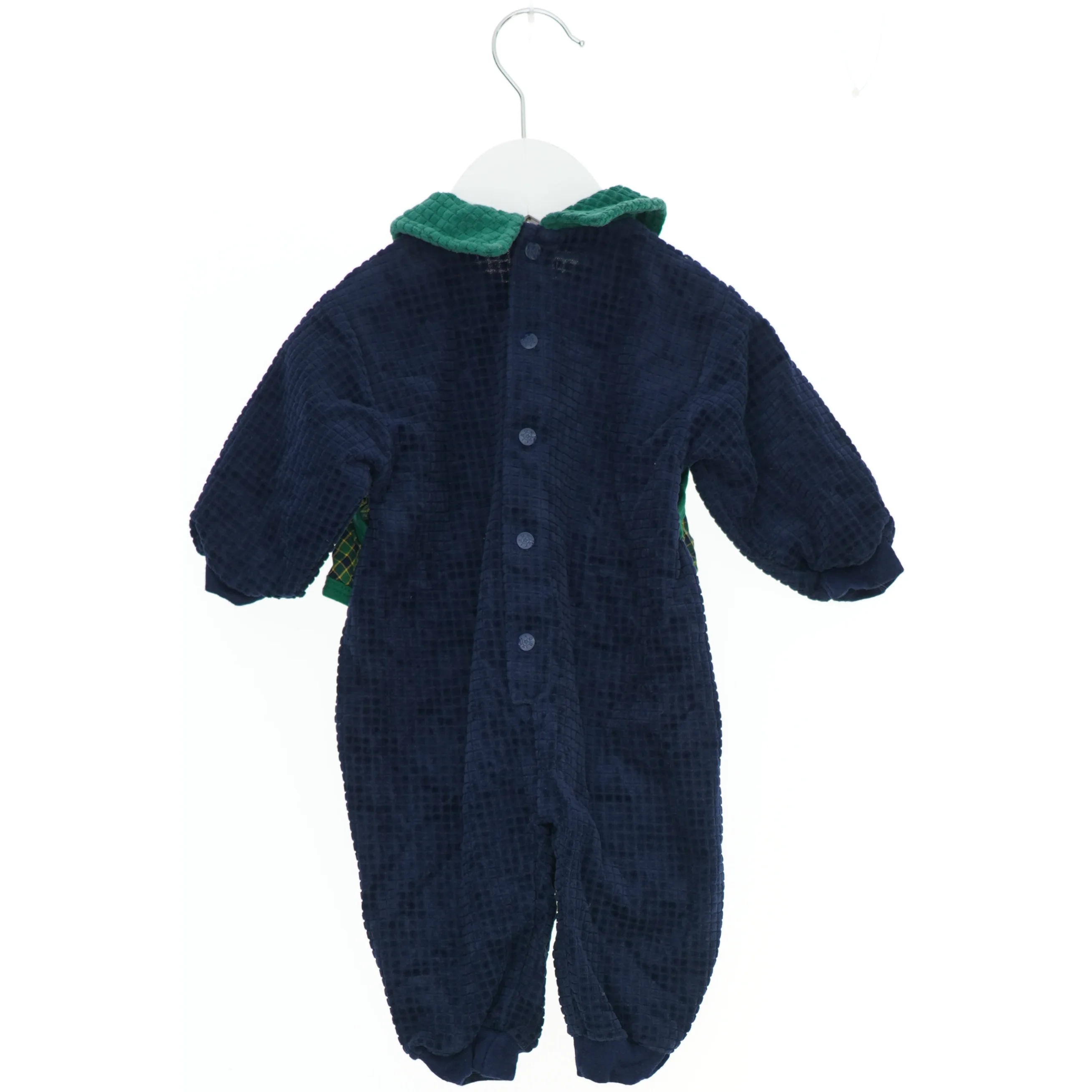 Babytøj med vest og elefantmotiv fra Fixoni (str. 62)