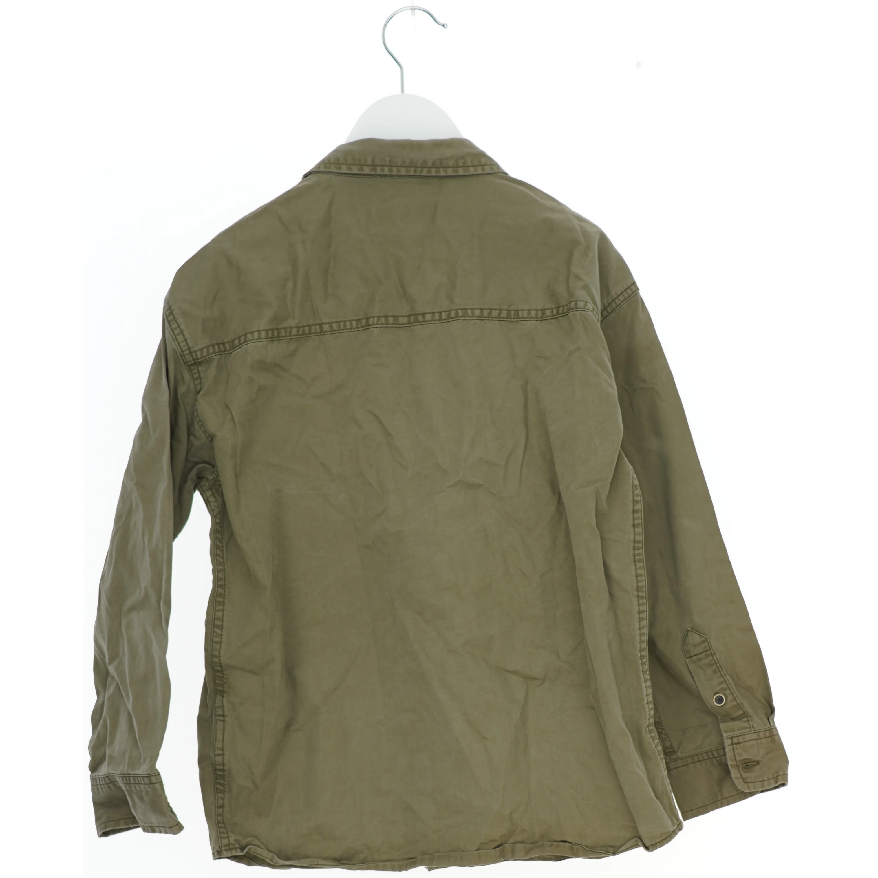 Grøn skjorte med lommer fra Zara (str. 122)