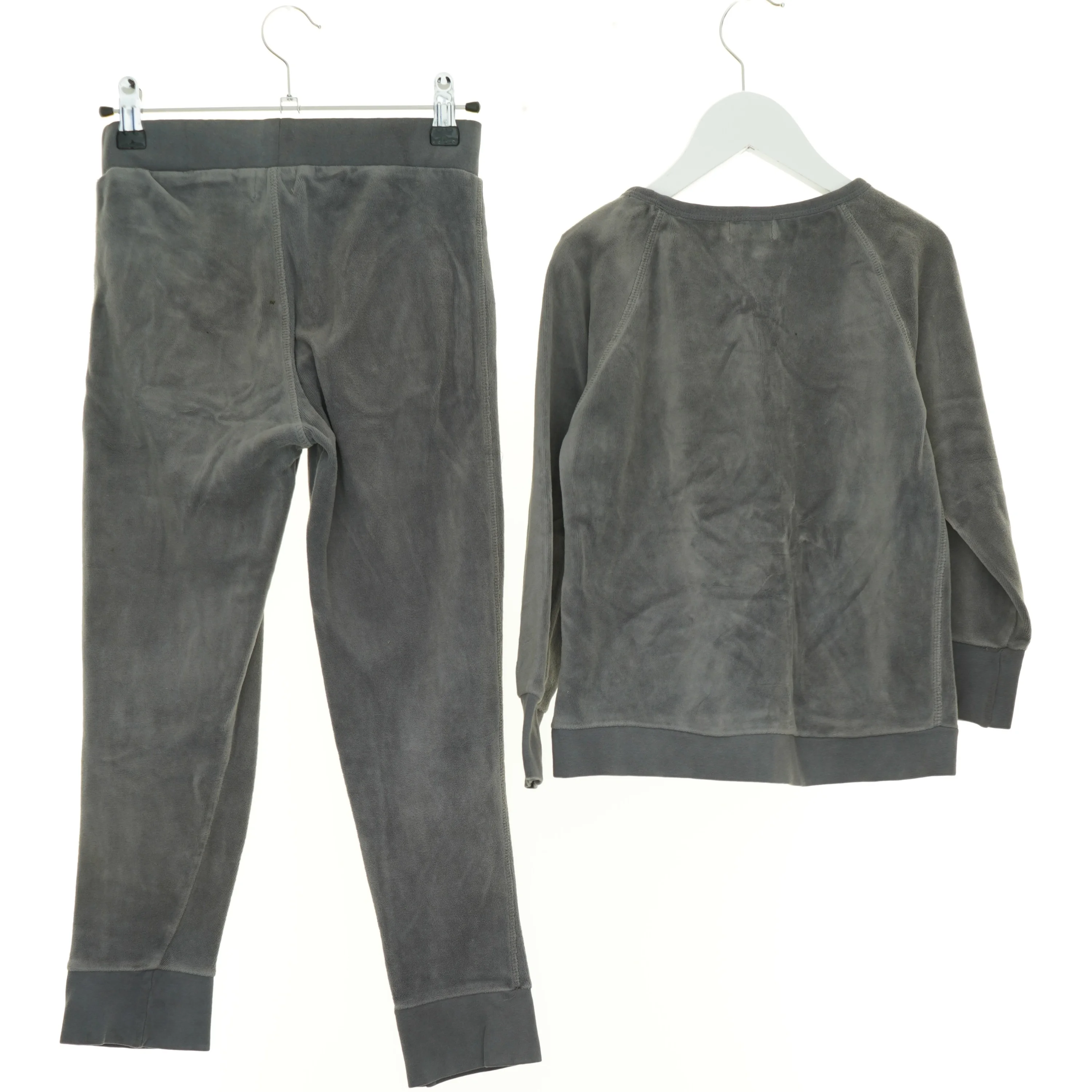 Sæt, bukser og trøje fra Bakito (str. 128 cm)