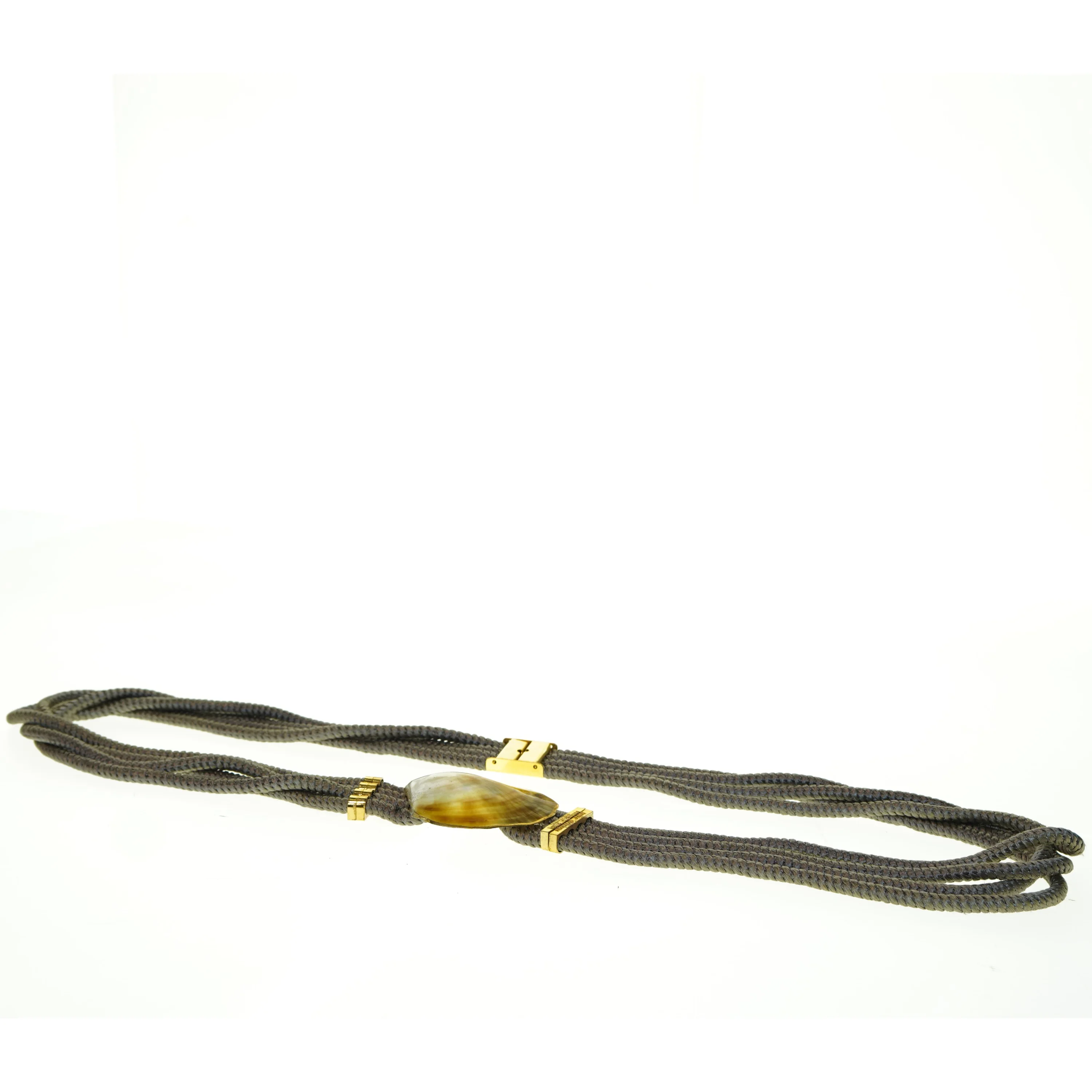 Bælte med perlevedhæng (str. Længde. 120 cm. bredde. 3 cm)