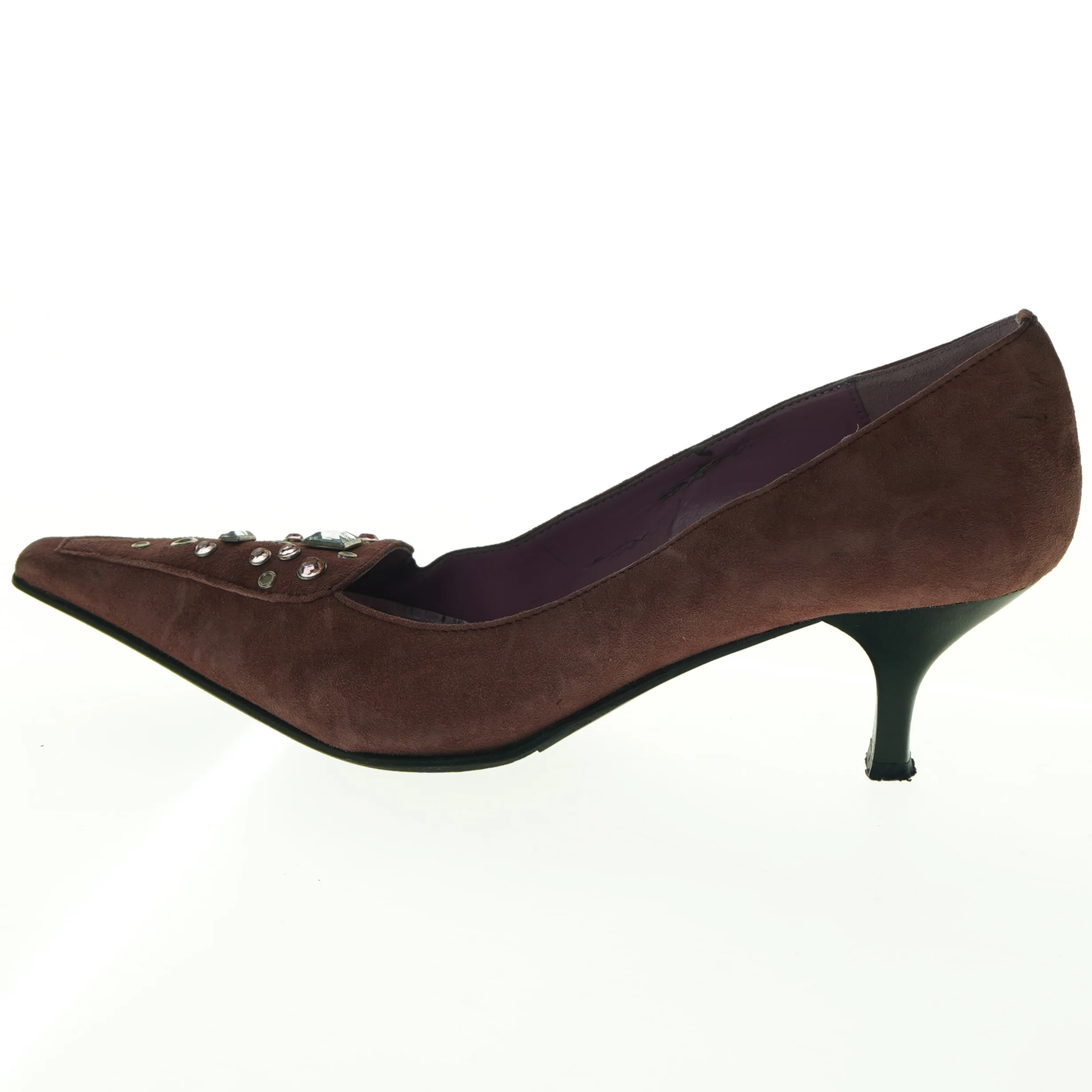 Brune damesko med dekoration (str. 39)