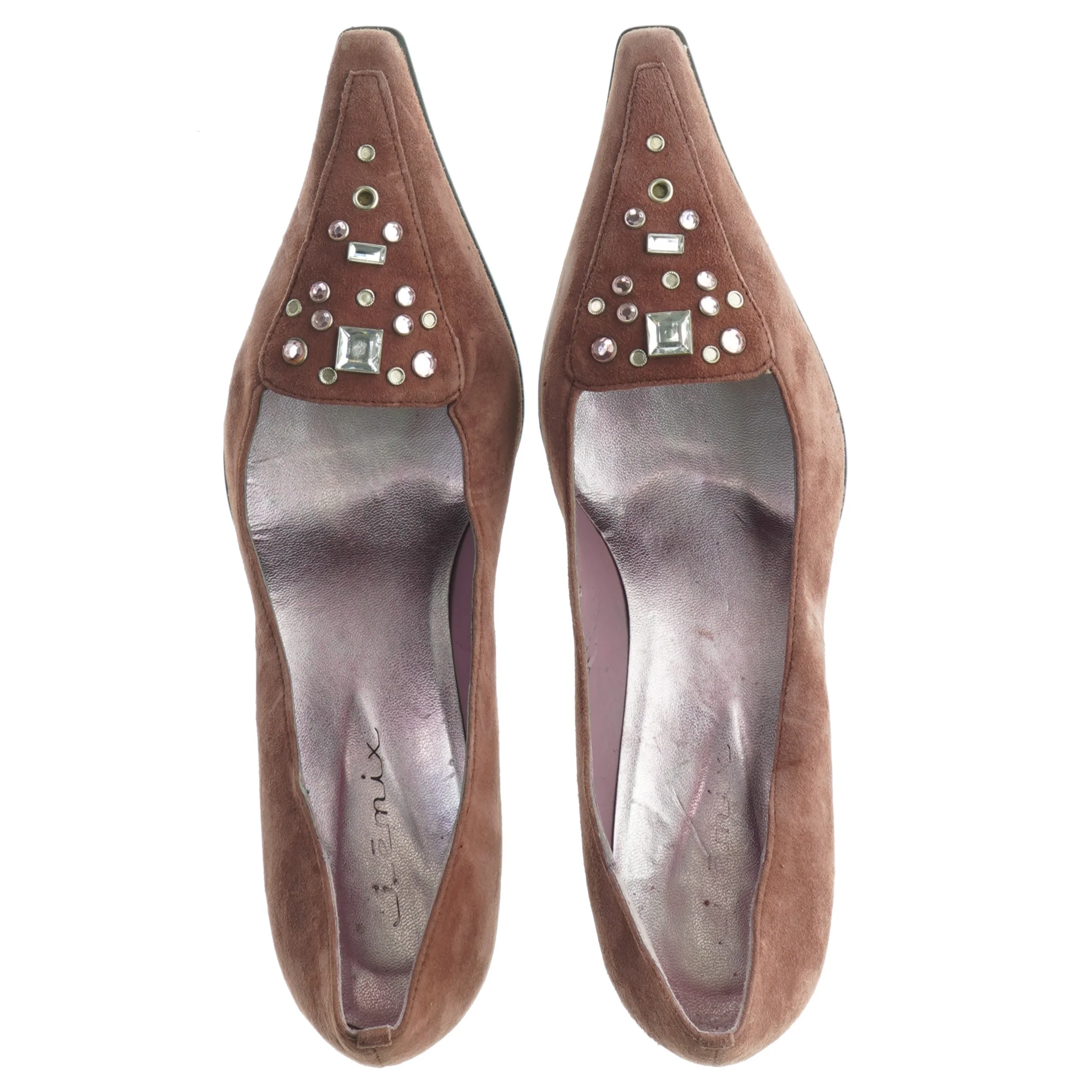 Brune damesko med dekoration (str. 39)