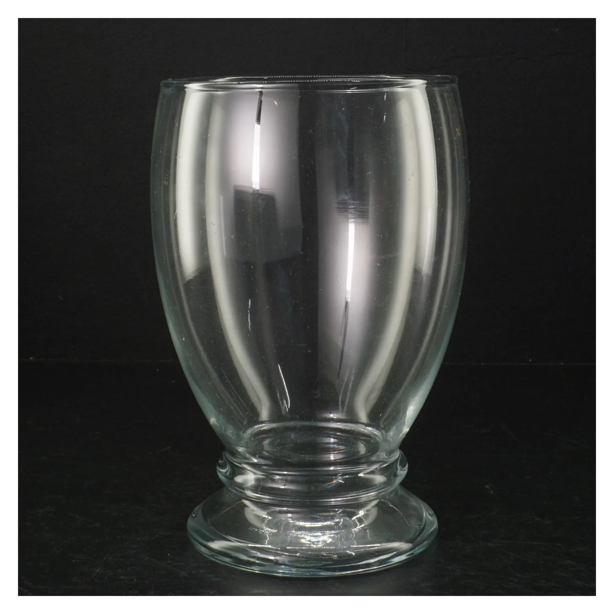 Gennemsigtig glasvase (str. 19 cm)