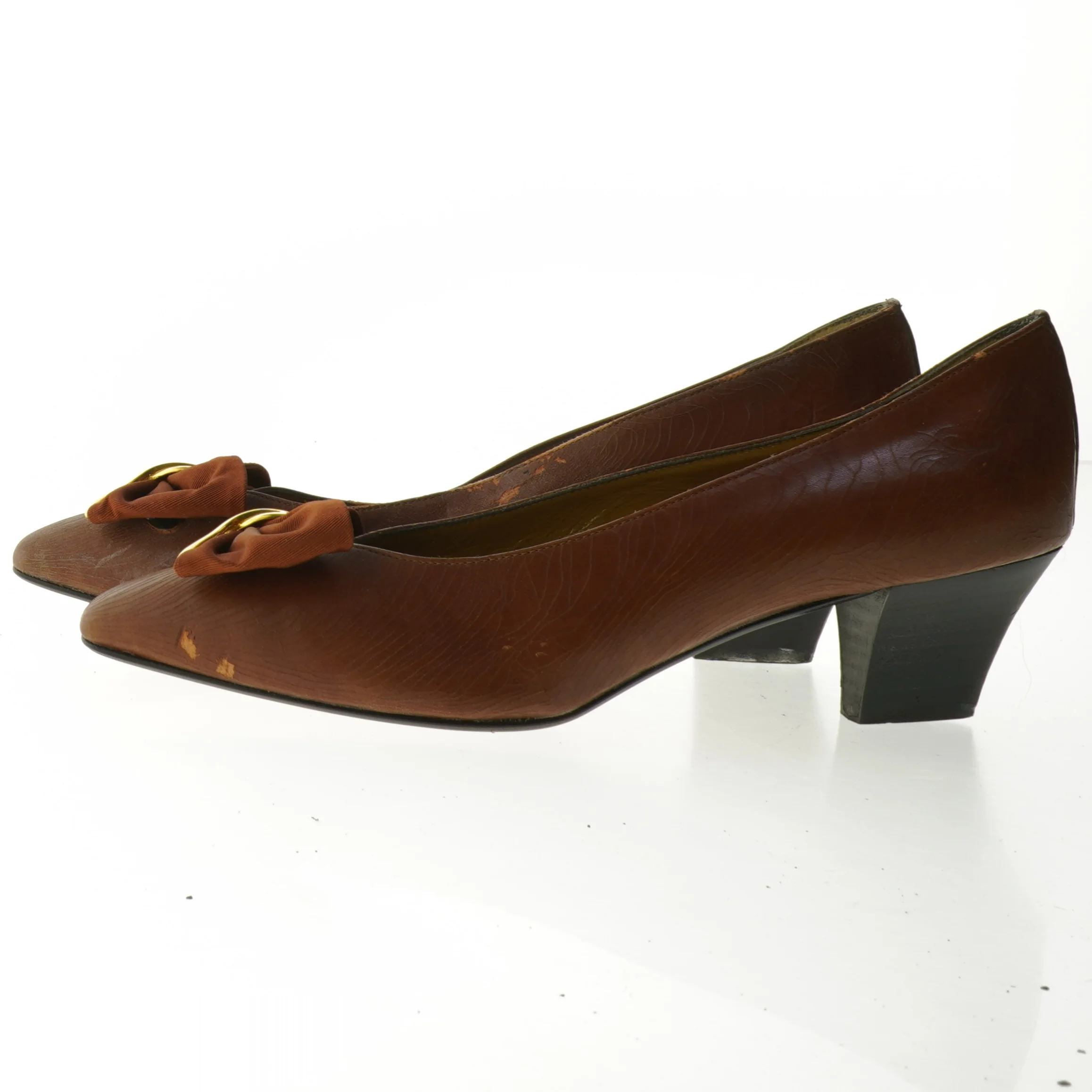 Brune pumps med sløjfe fra Via Montenapoleone (str. 39,5)