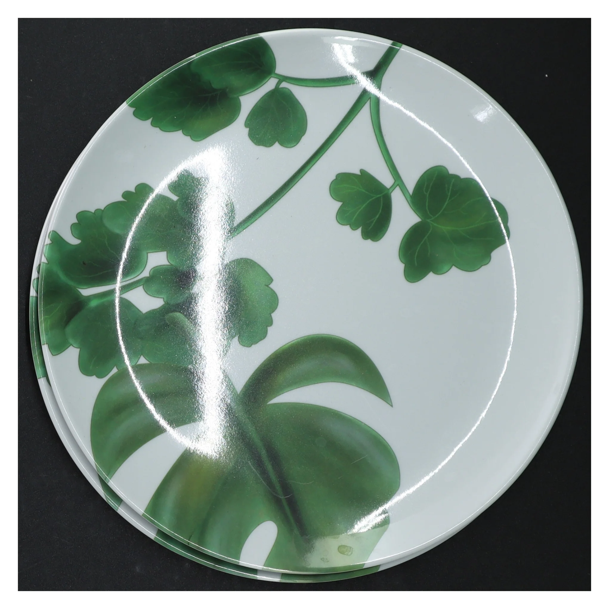 Dekorative tallerkener med blade-motiv (str. Ø. 20 cm)