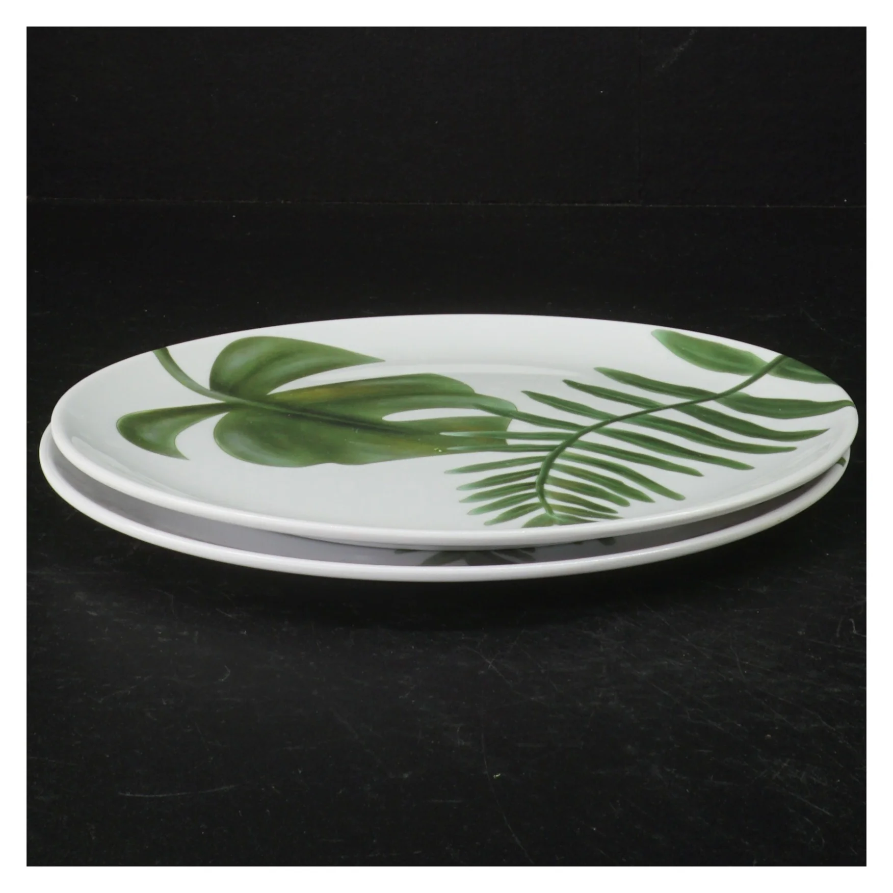 Dekorative tallerkener med blade-motiv (str. Ø. 20 cm)