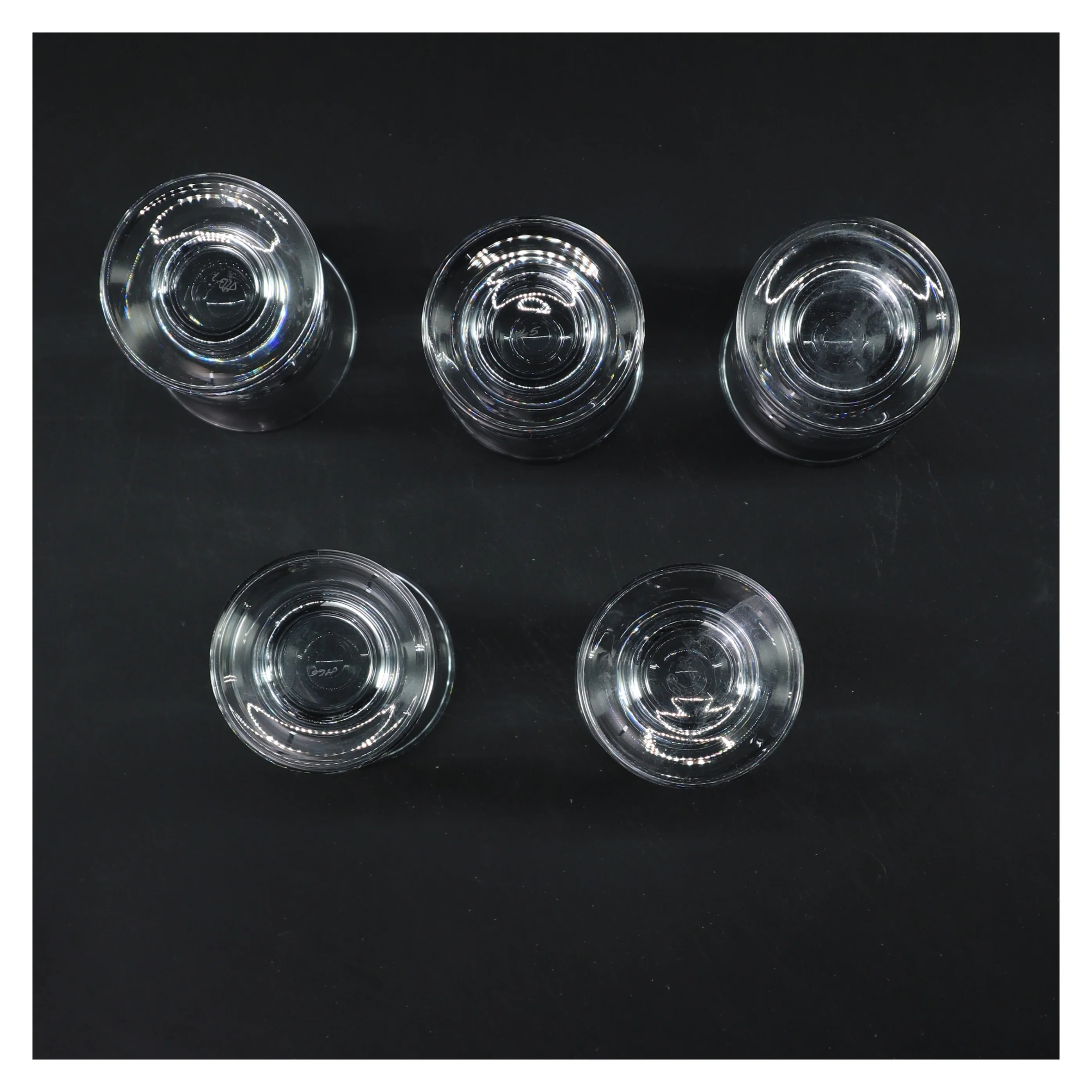 Sæt med 5 glas (str. 5 stk Ø 6 cm længde 11 cm)