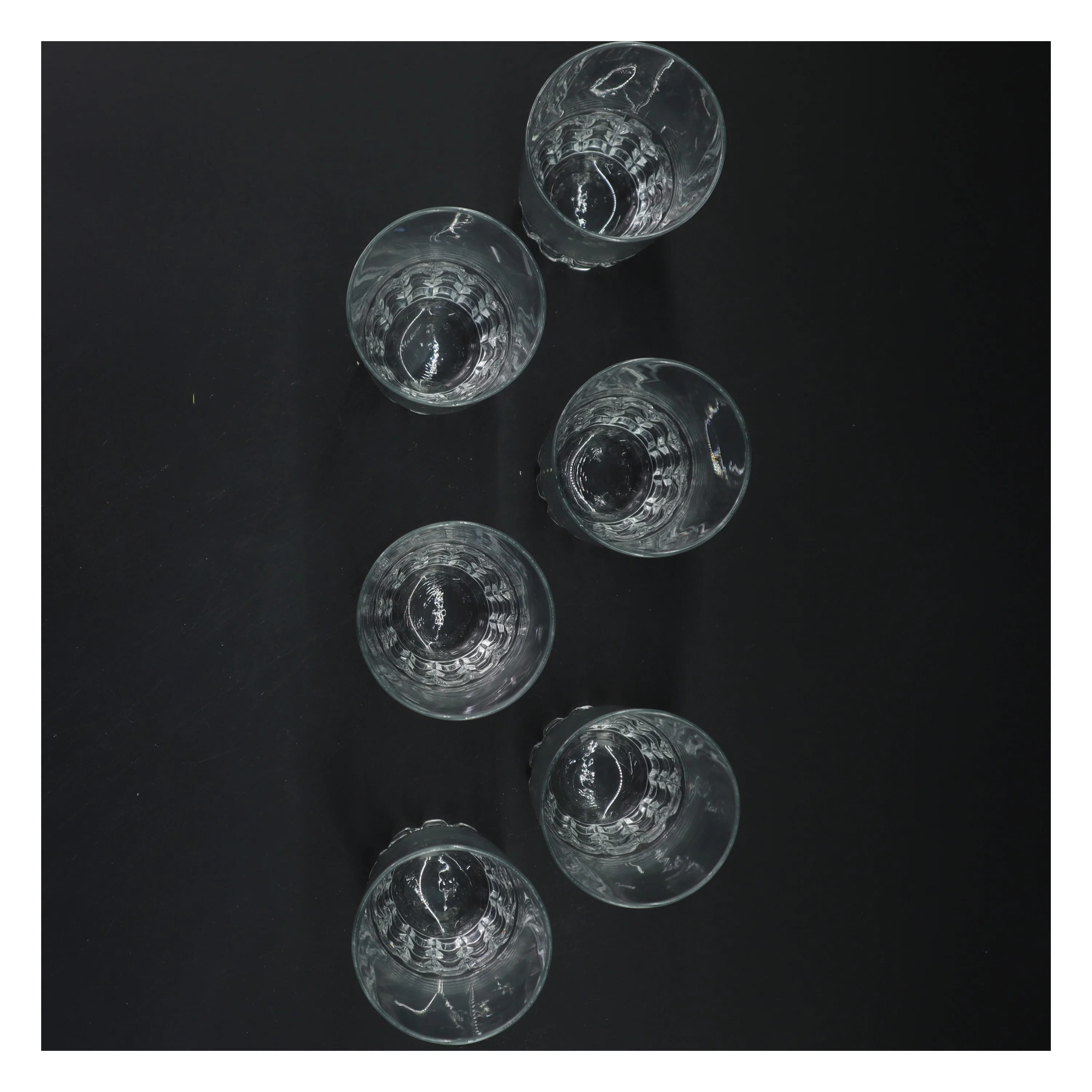 Sæt med 6 vandglas (str. 14x7 cm)