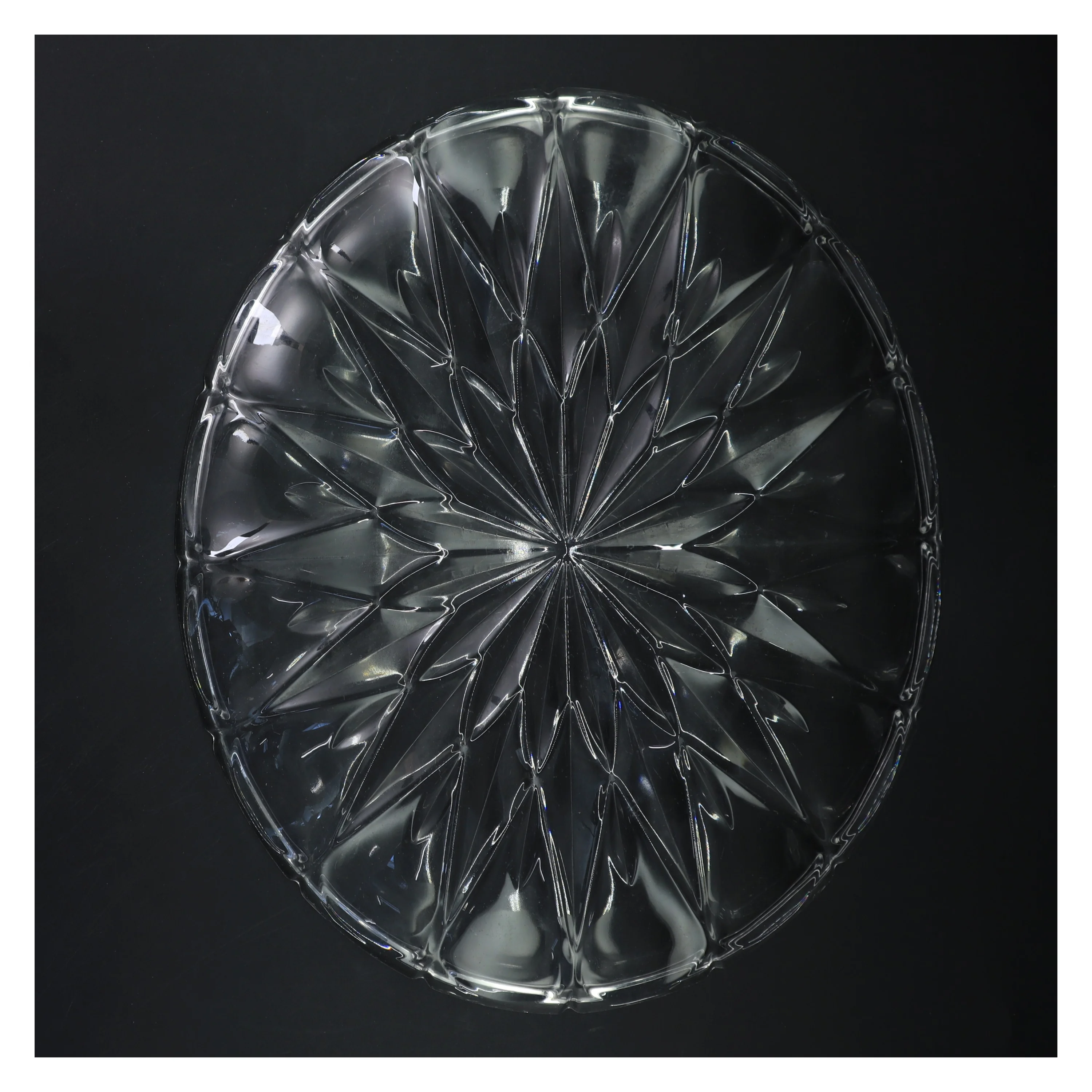 Dekorativt glasfad (str. Ø 30,5 cm)