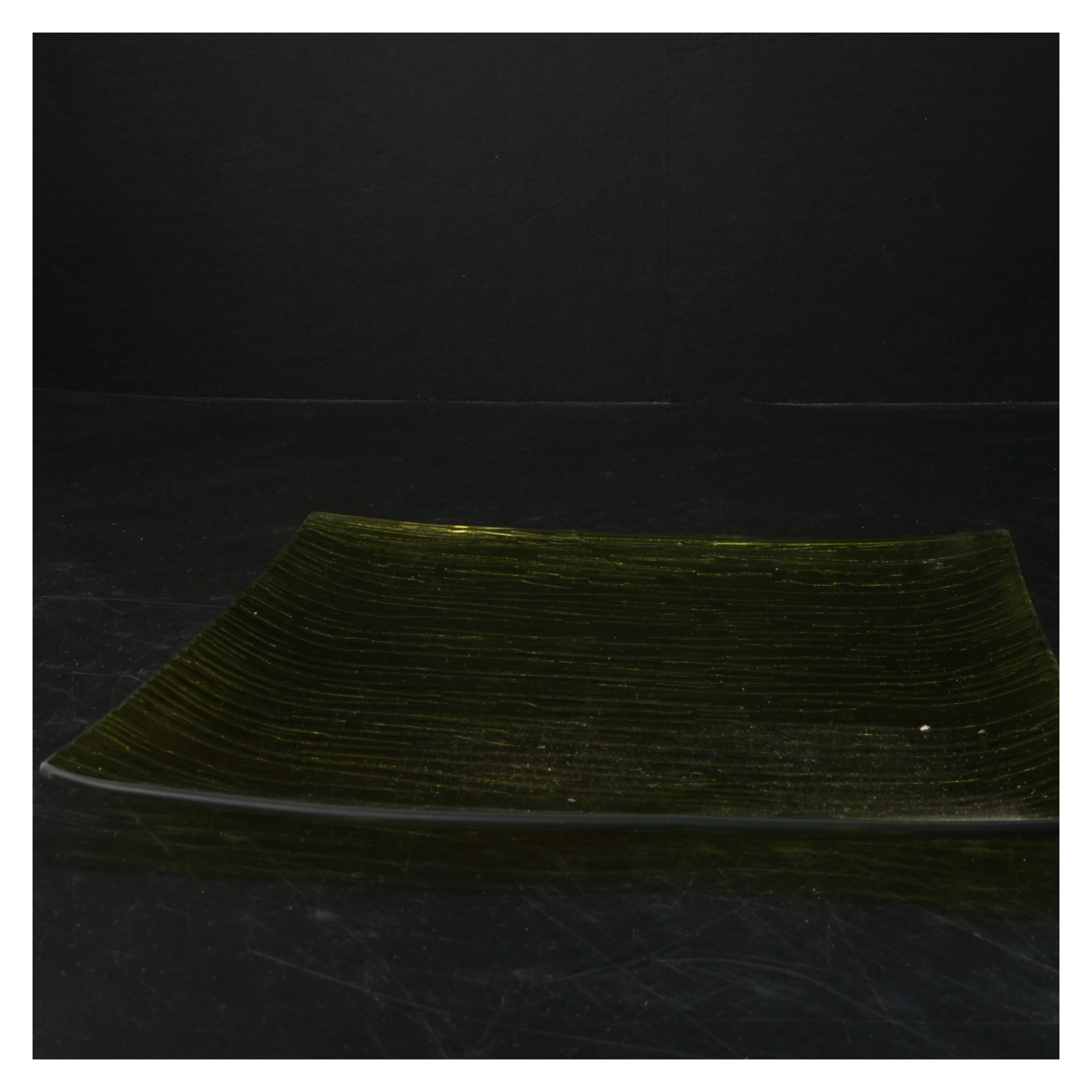 Grønt firkantet glasfad (str. 25x25 cm)