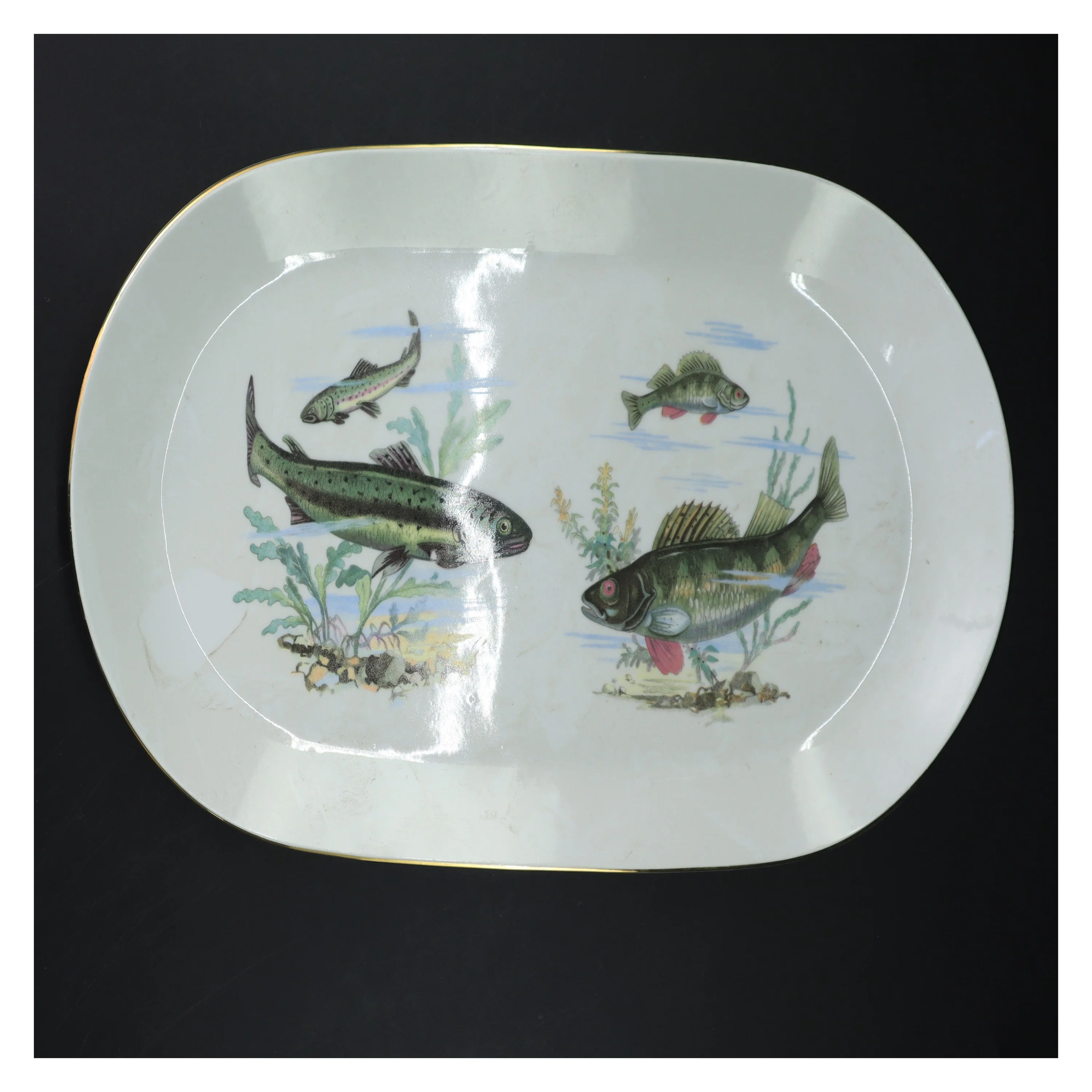 Porcelænsfad med fiskemotiv fra Kahla (str. 37,5x22,5 cm)